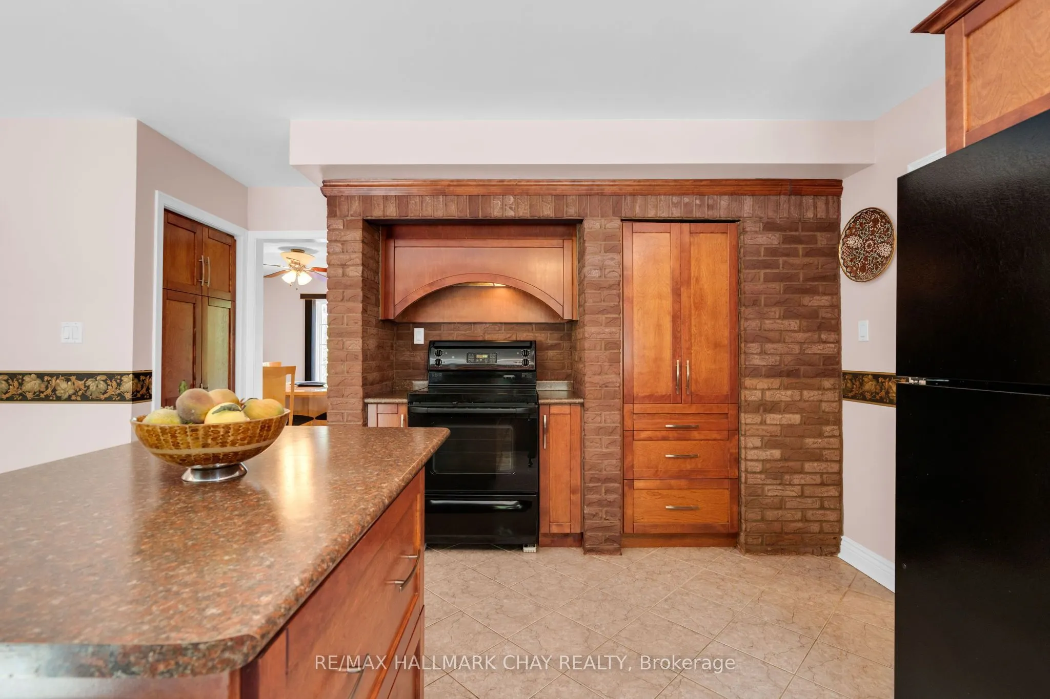 24 Woodland Crescent