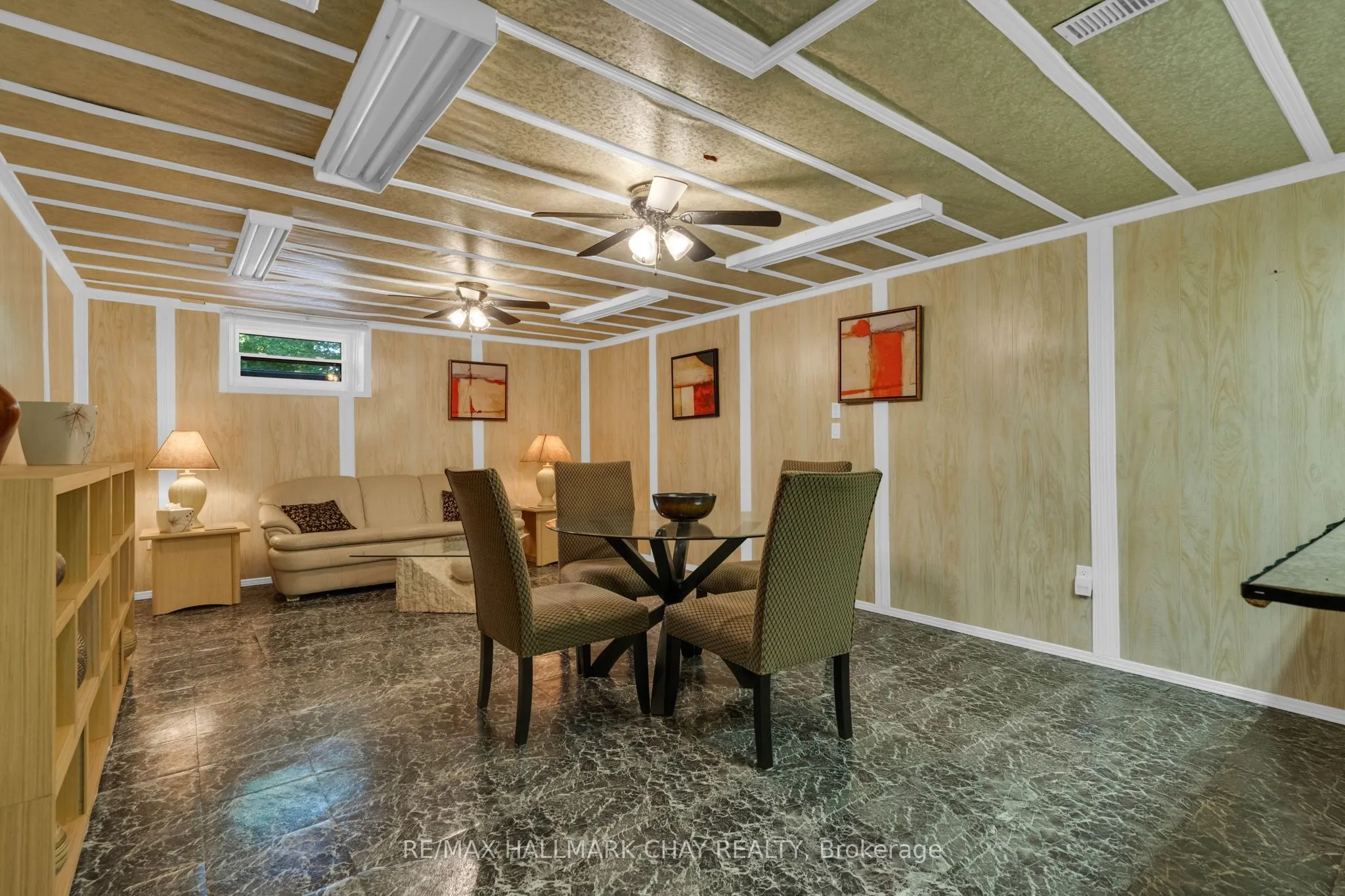 24 Woodland Crescent