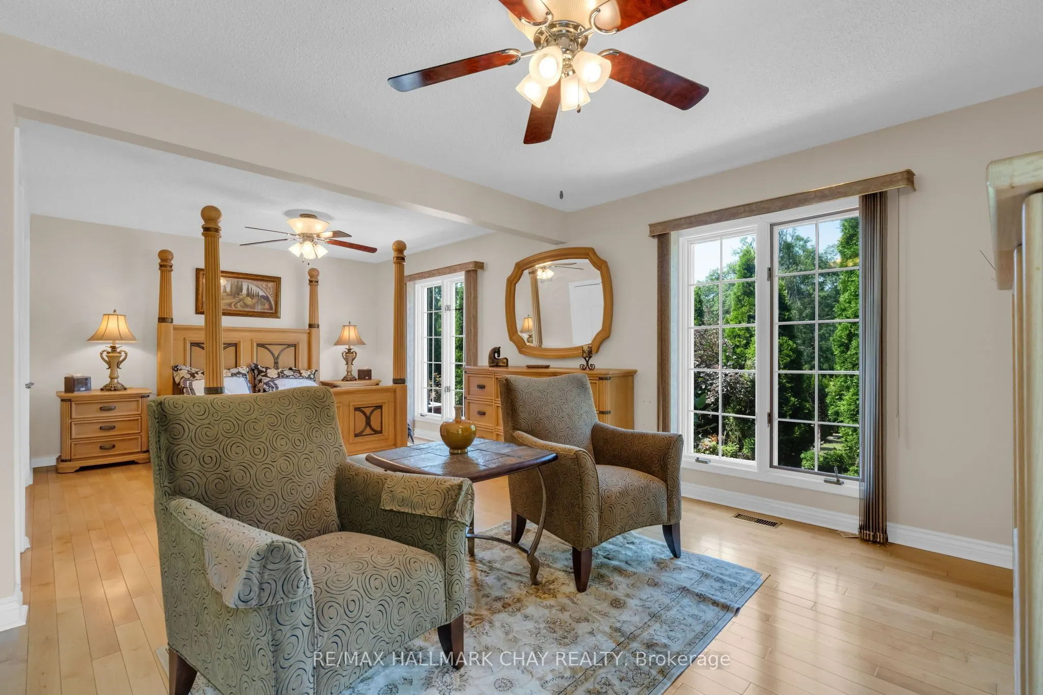 24 Woodland Crescent