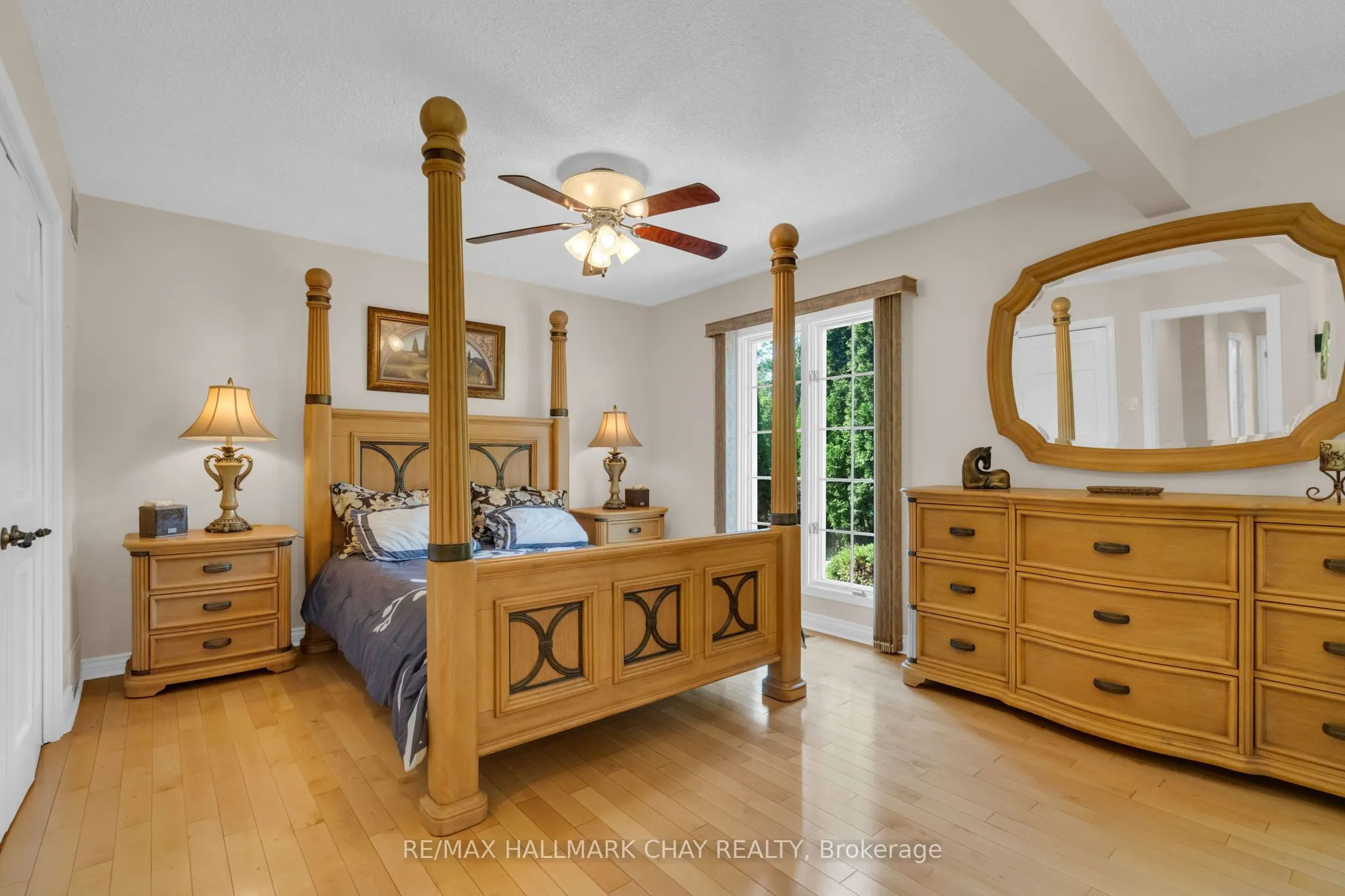 24 Woodland Crescent