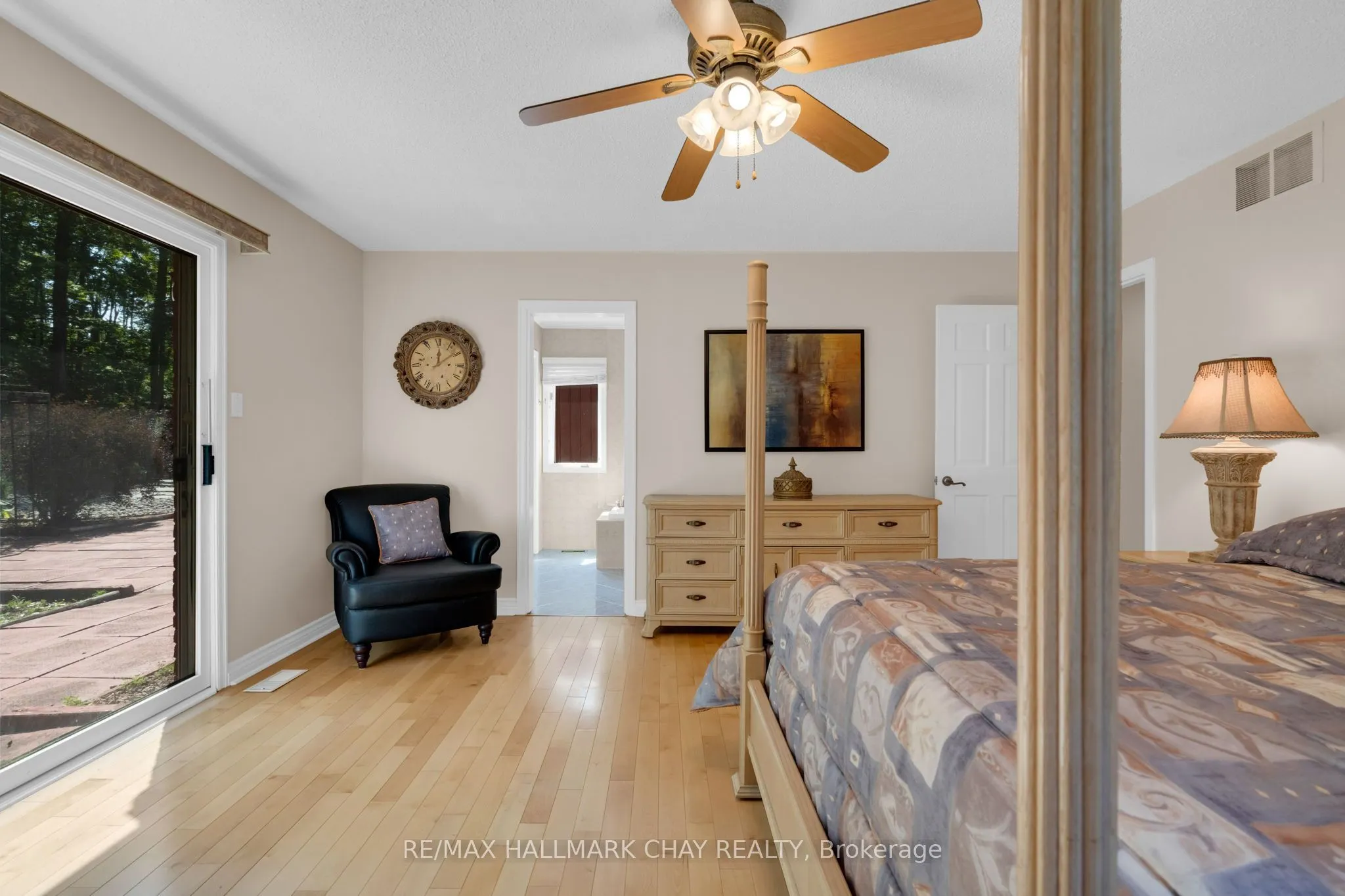 24 Woodland Crescent
