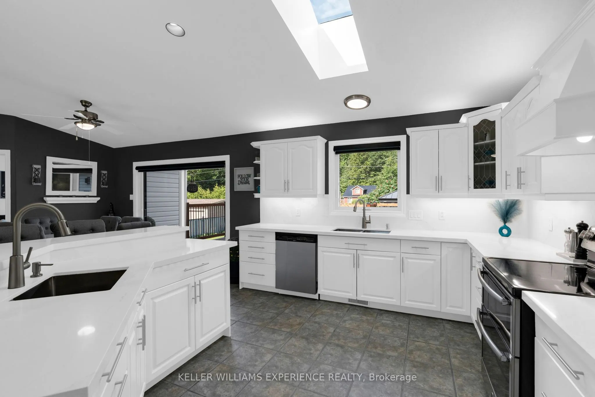 4 Downer Crescent