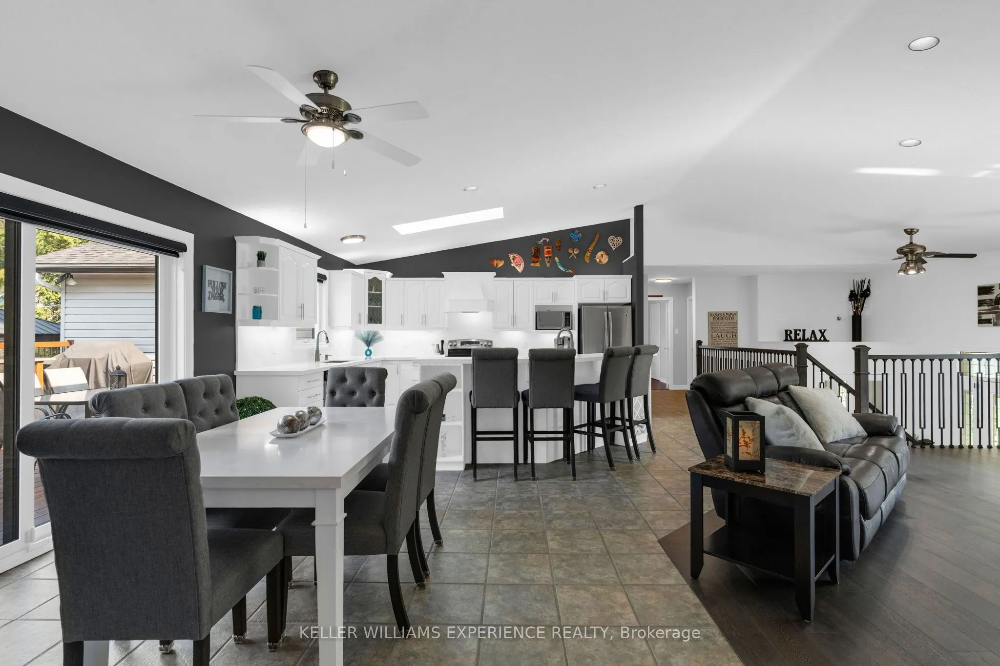 4 Downer Crescent