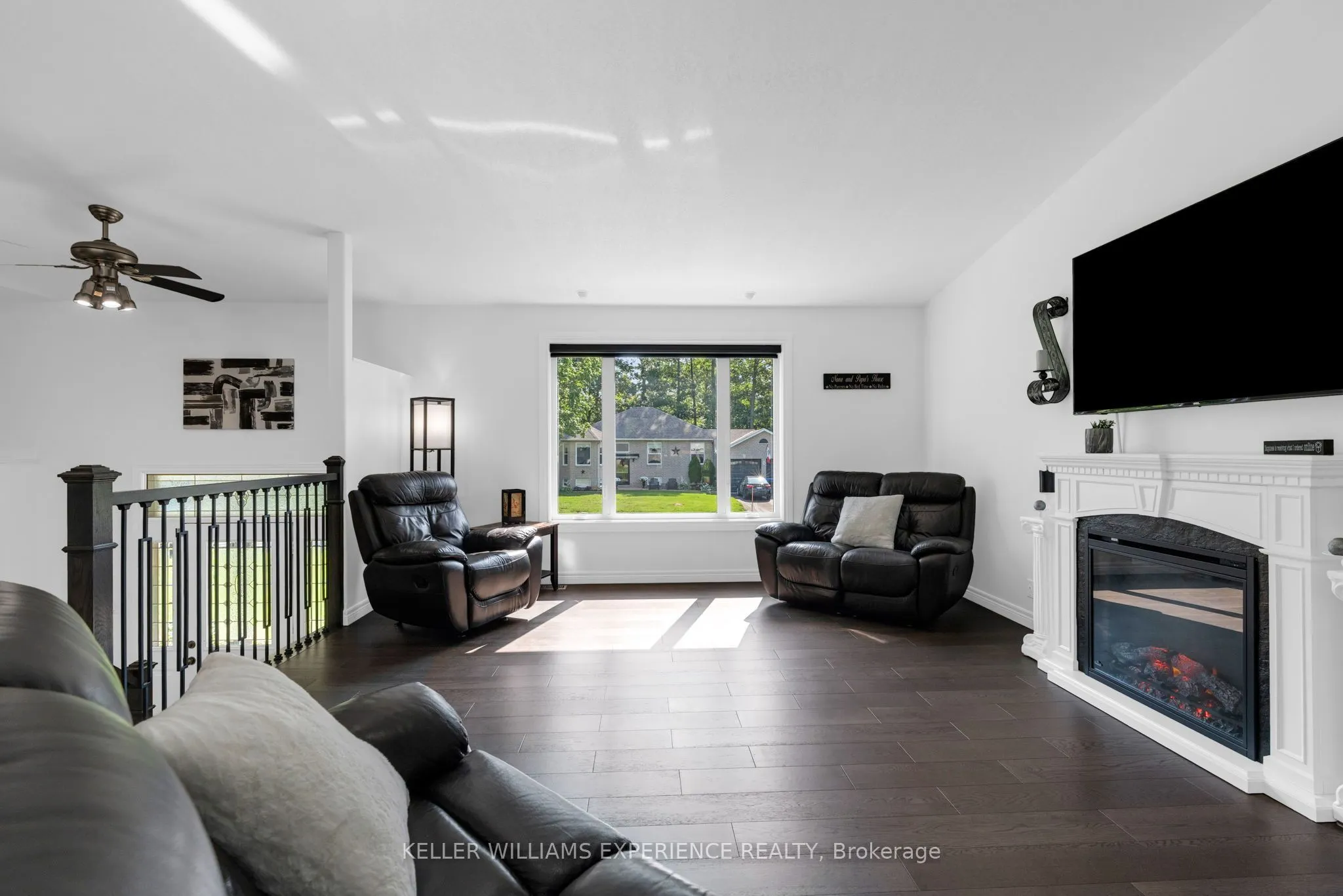 4 Downer Crescent