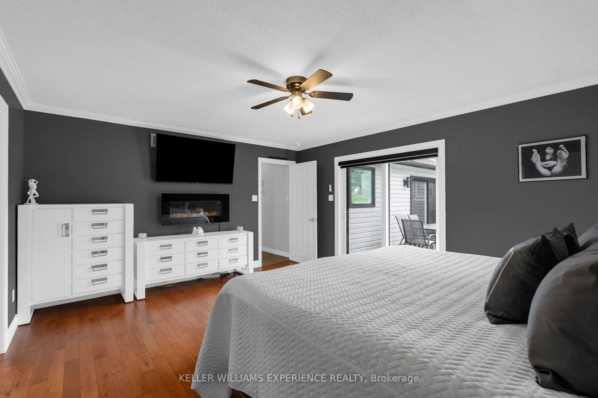 4 Downer Crescent