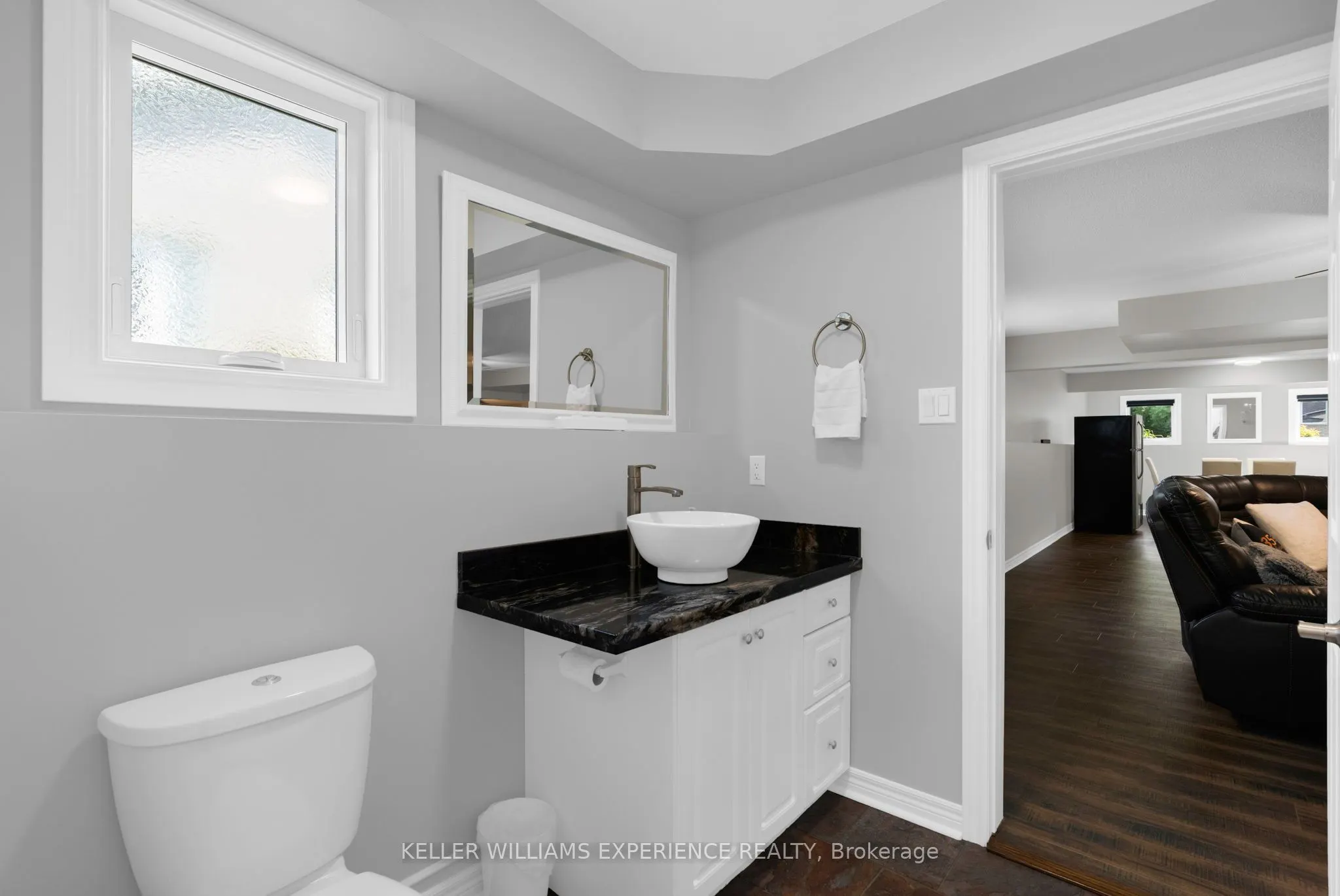 4 Downer Crescent