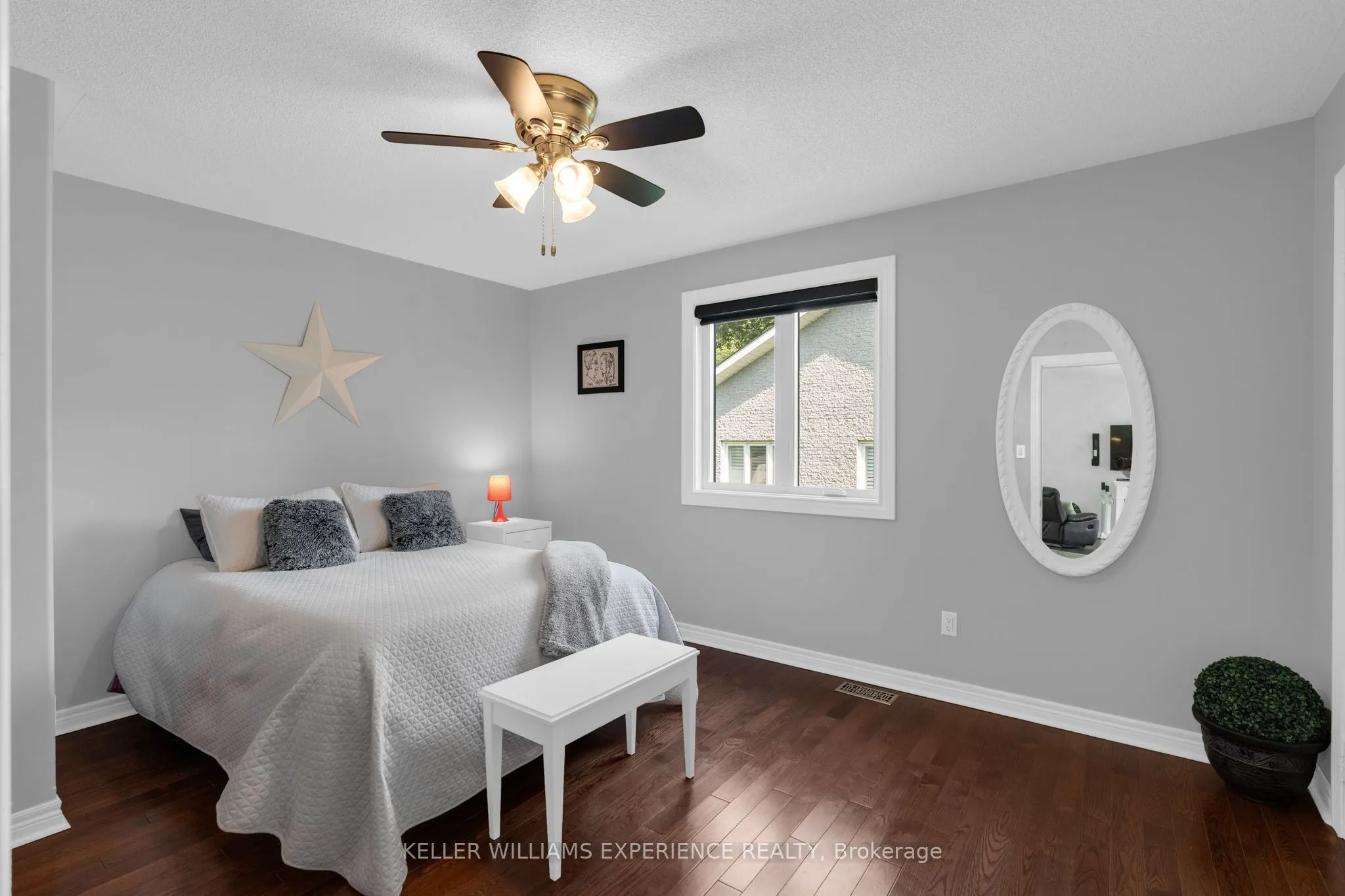 4 Downer Crescent