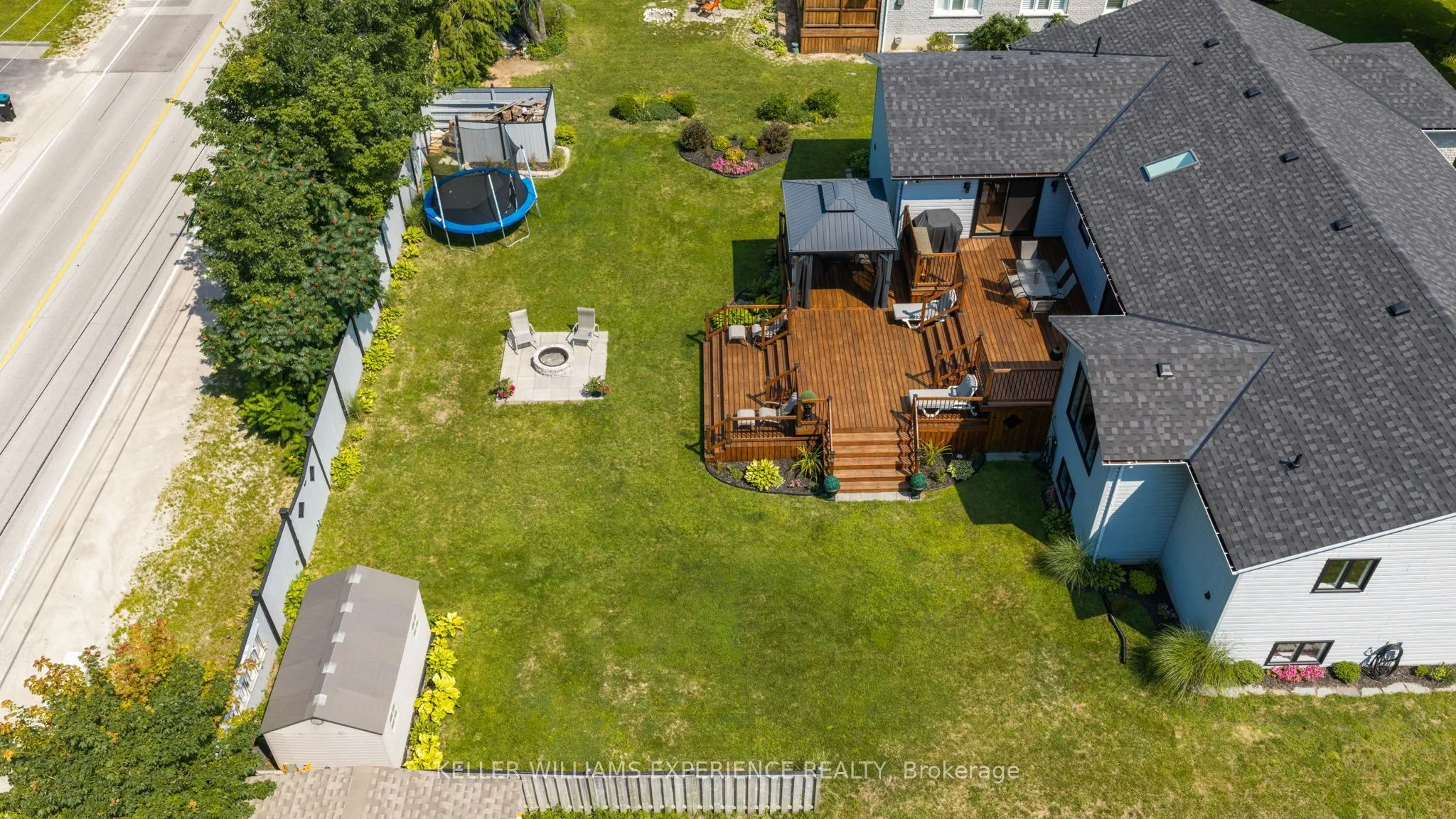 4 Downer Crescent
