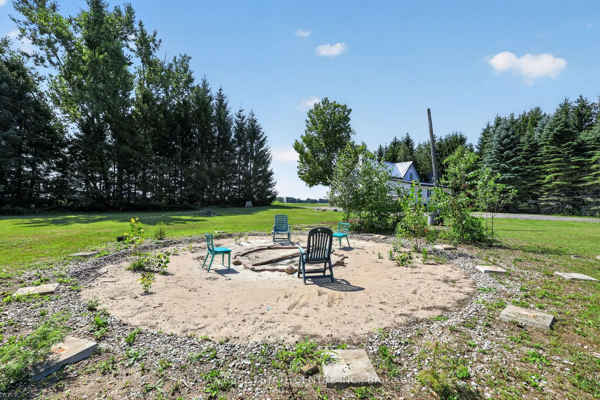 652 Concession 18 W