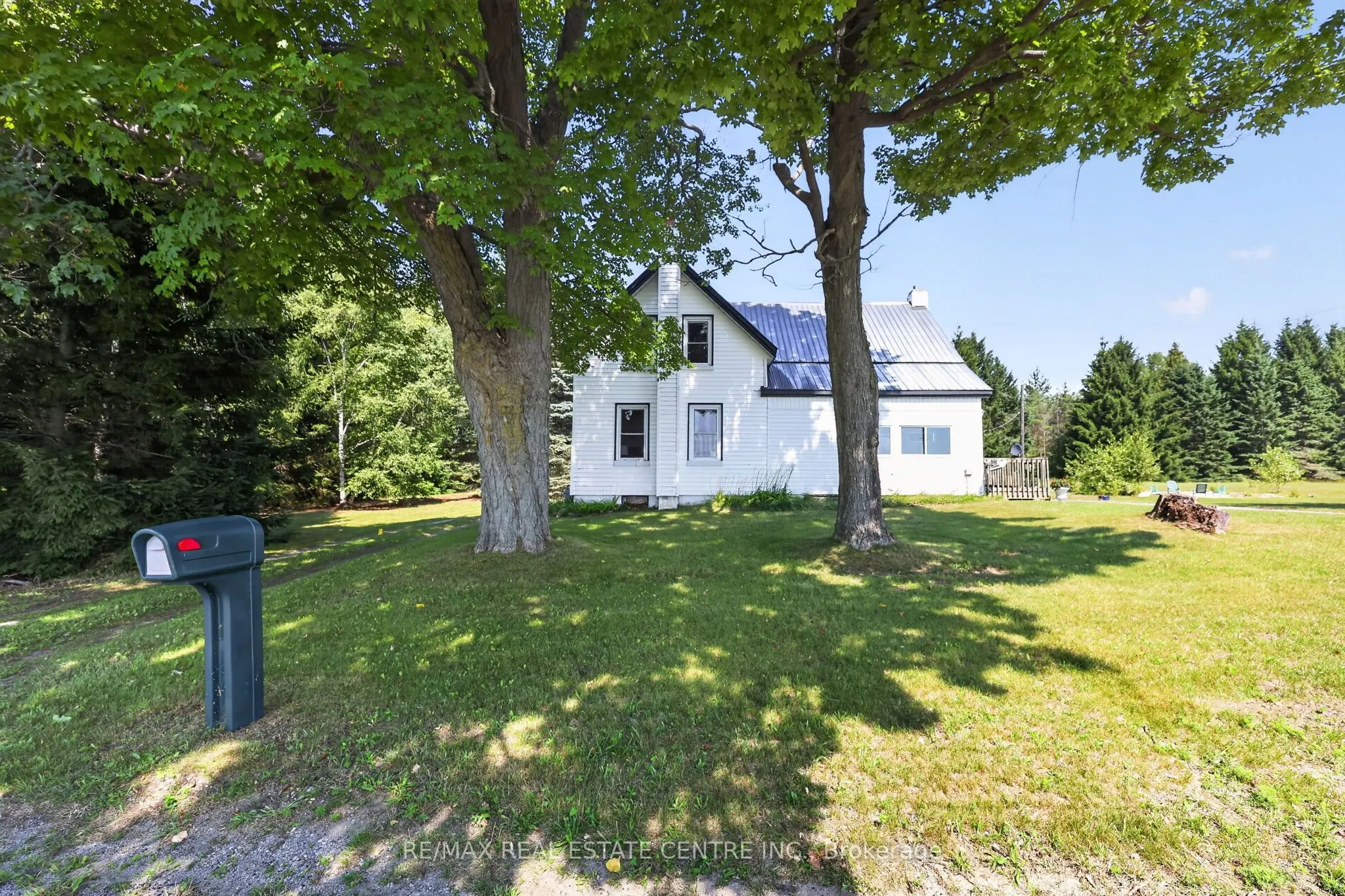 652 Concession 18 W