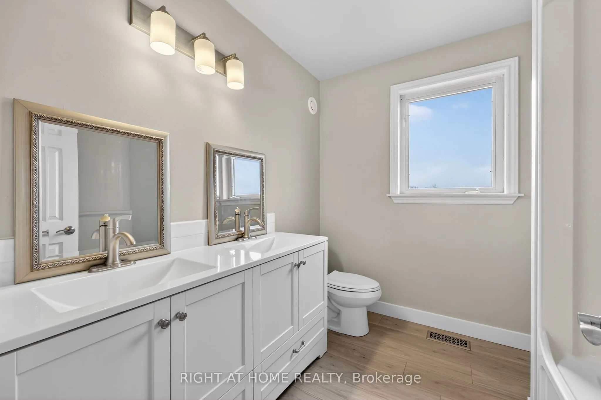 6435 12/13 Stayner Side Road