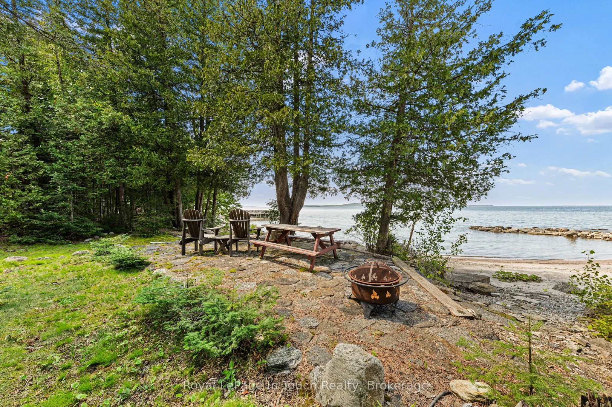 25 Chippewa Crescent