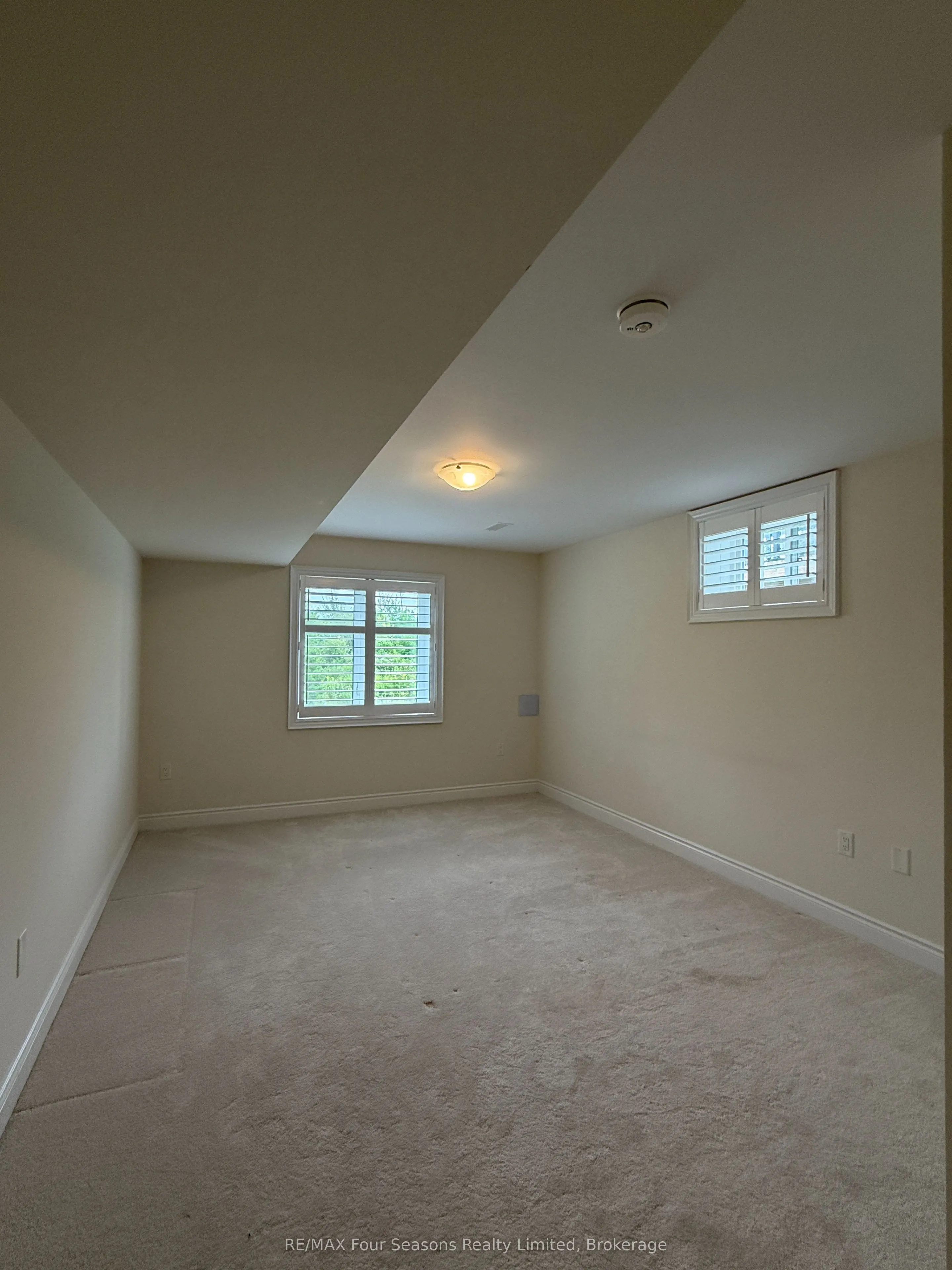 100 Kari Crescent #60
