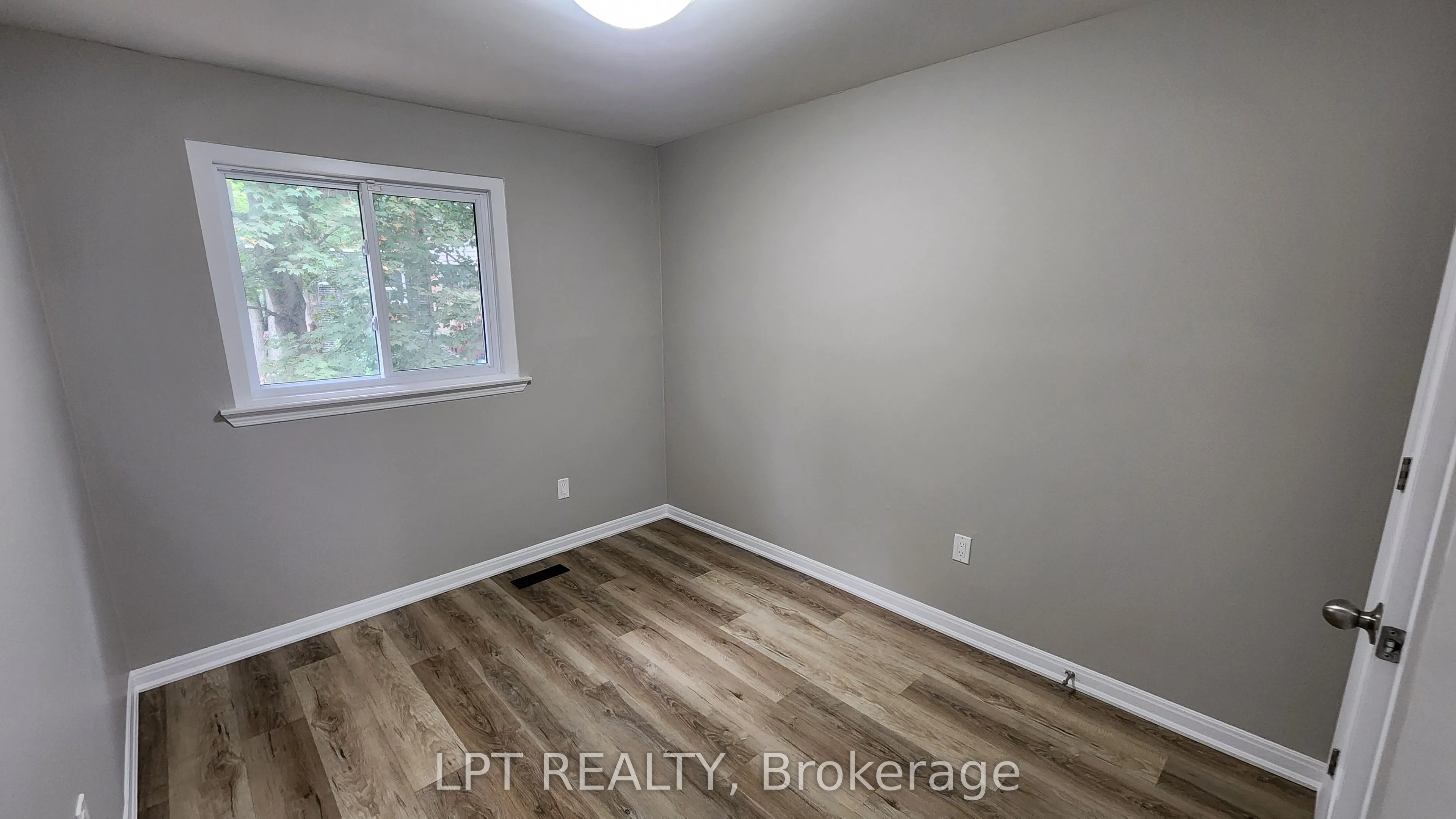 38 Chaucer Crescent
