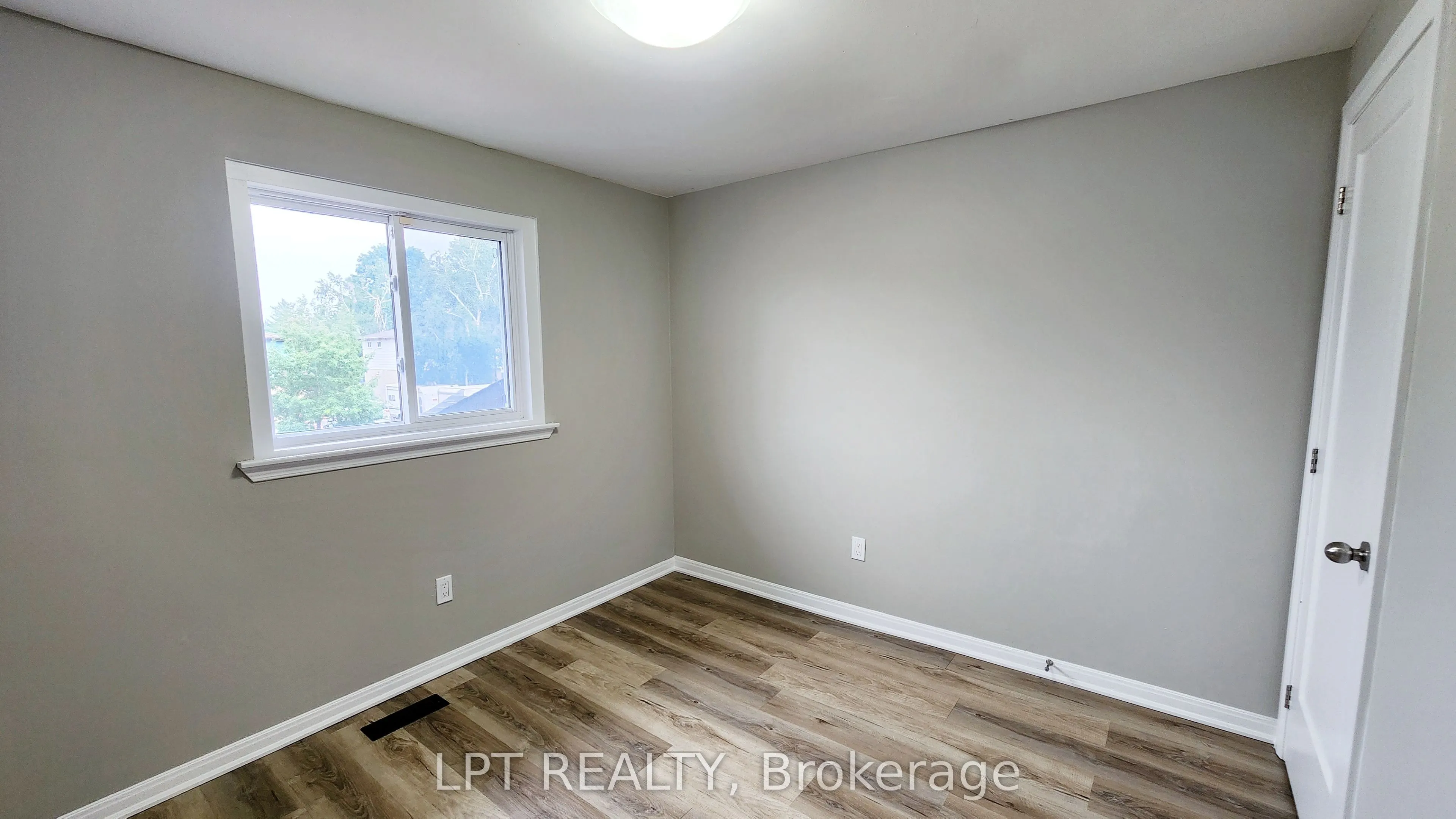 38 Chaucer Crescent
