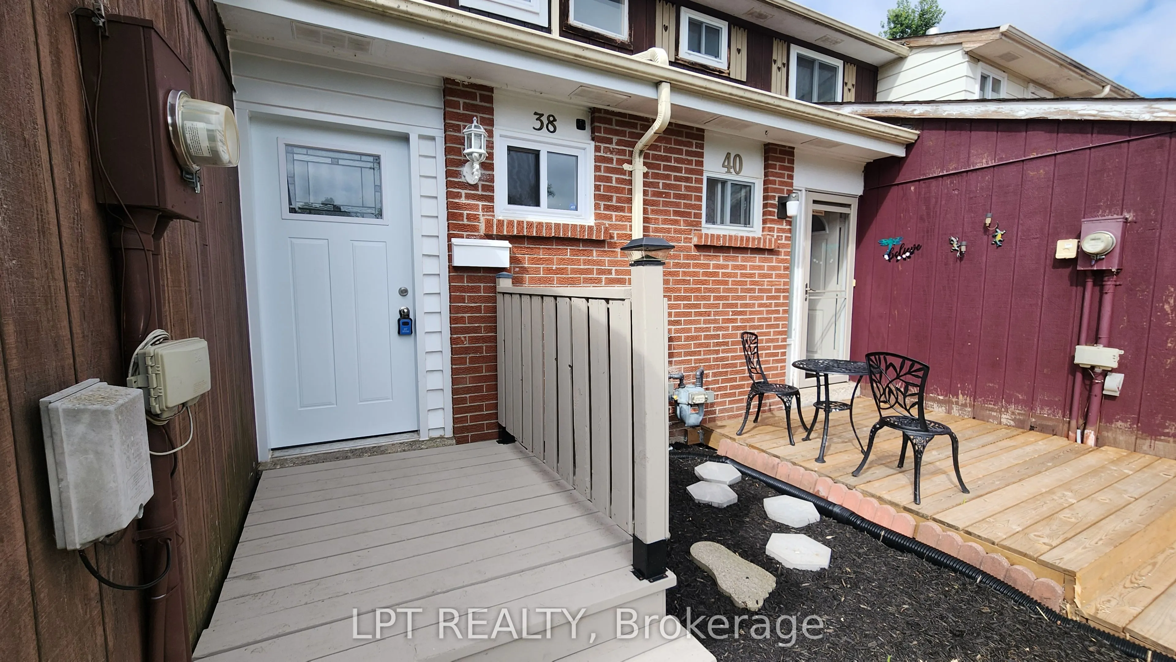 38 Chaucer Crescent