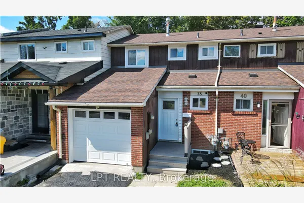 38 Chaucer Crescent