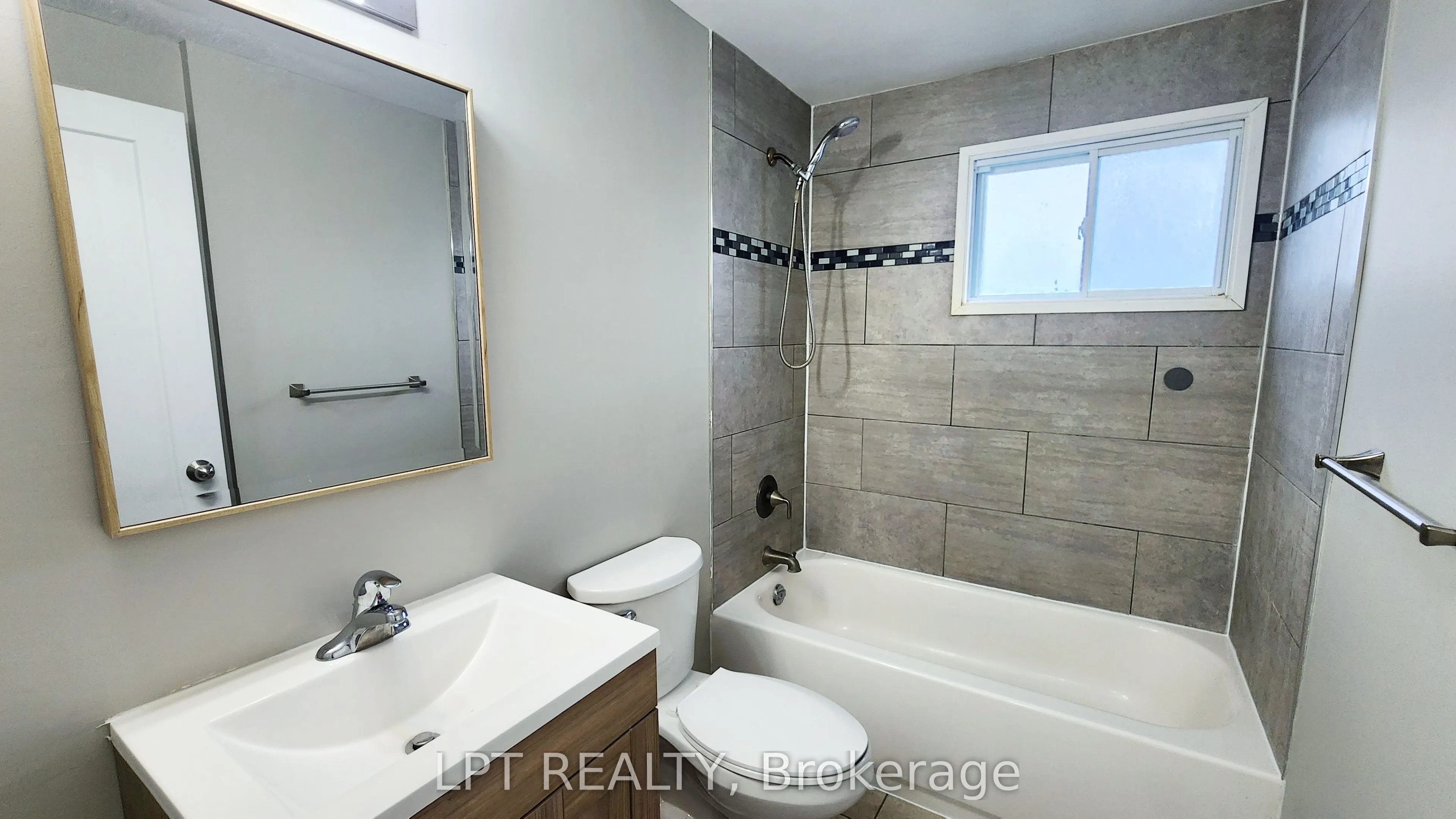 38 Chaucer Crescent