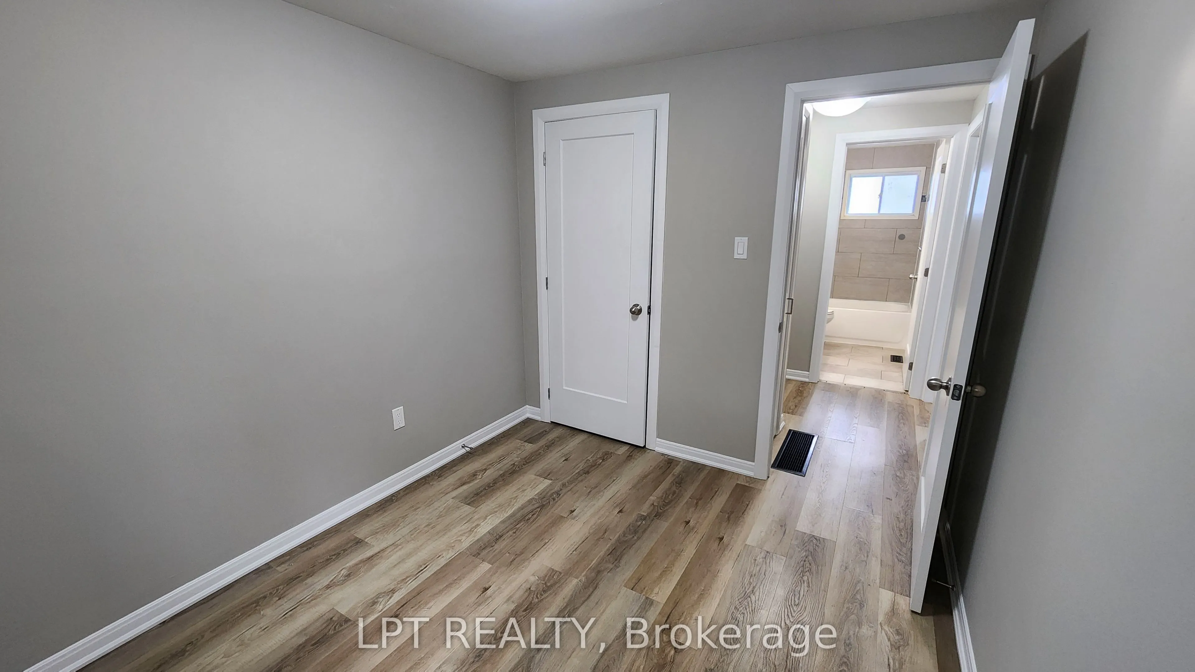 38 Chaucer Crescent