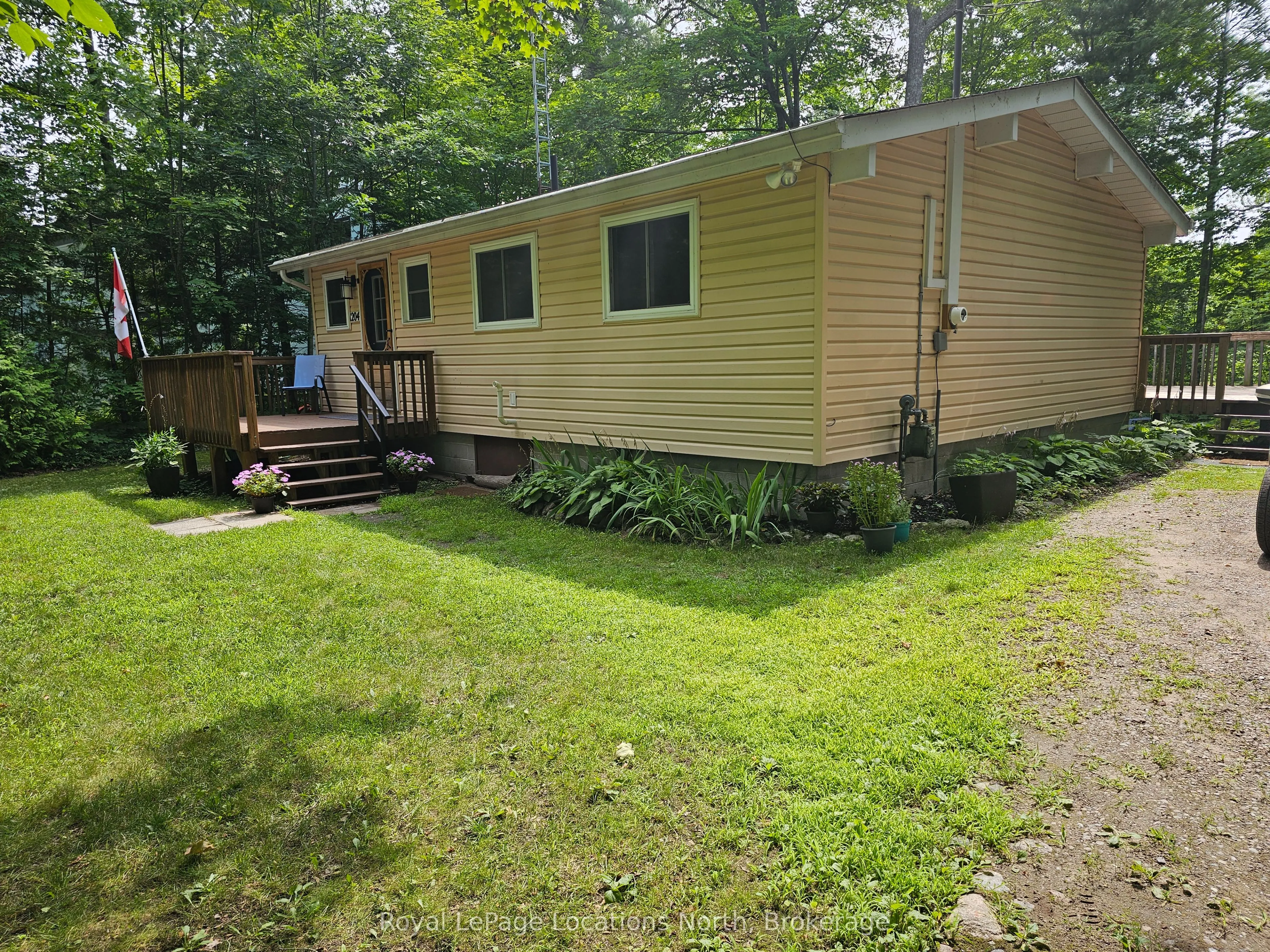 1204 Tiny Beaches Road North Road N
