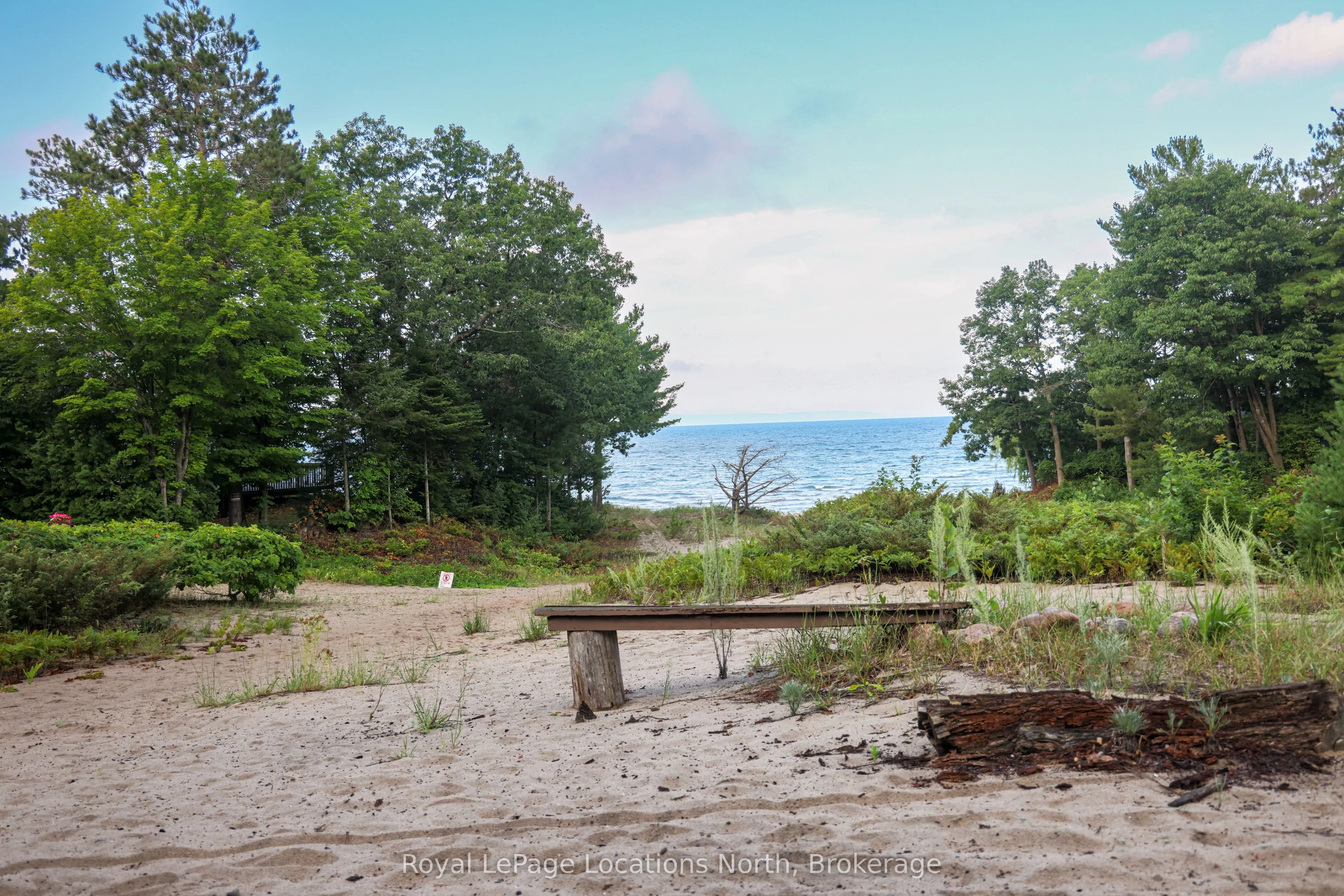 1204 Tiny Beaches Road North Road N