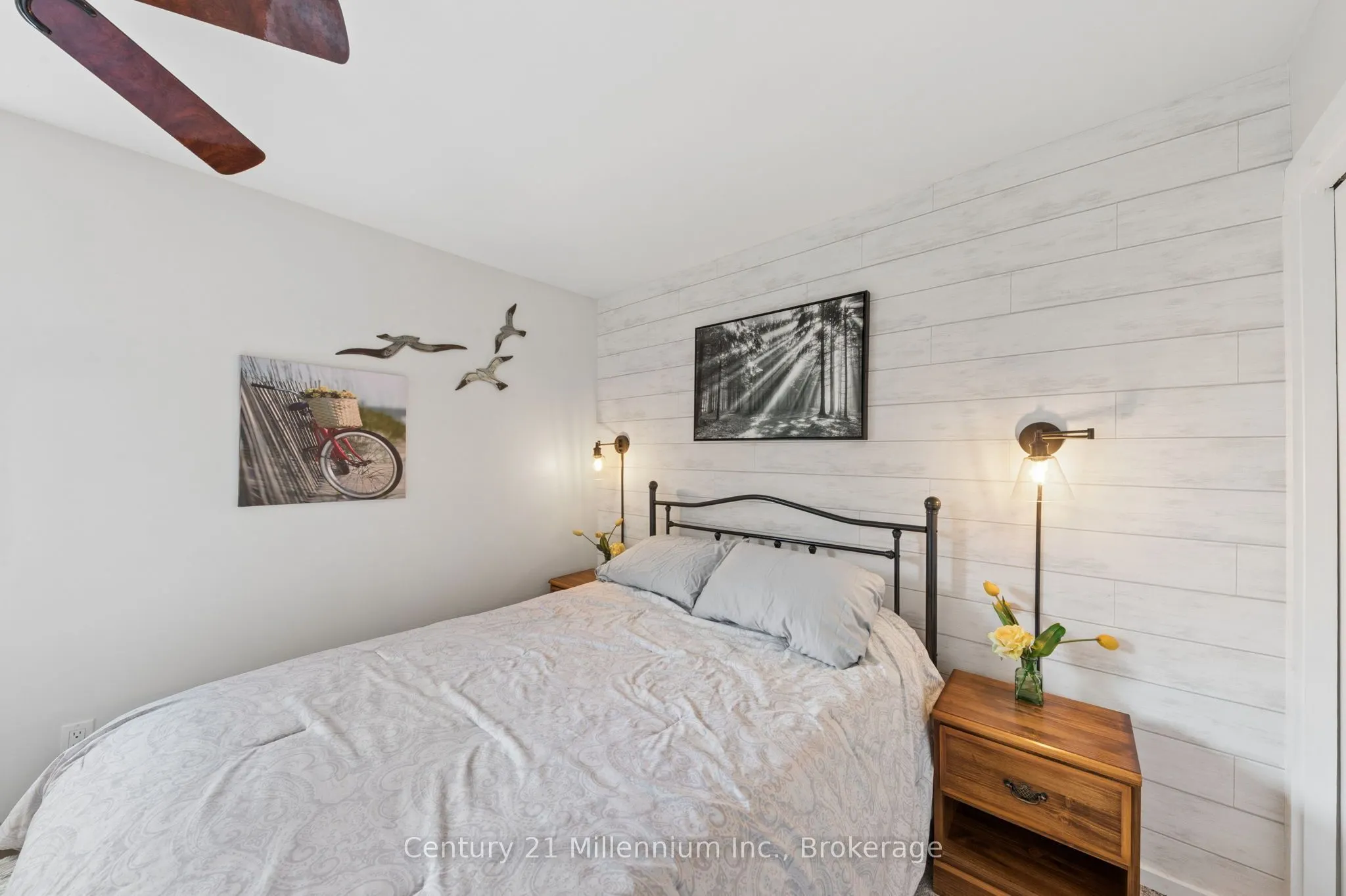 156 ESCARPMENT Crescent #16