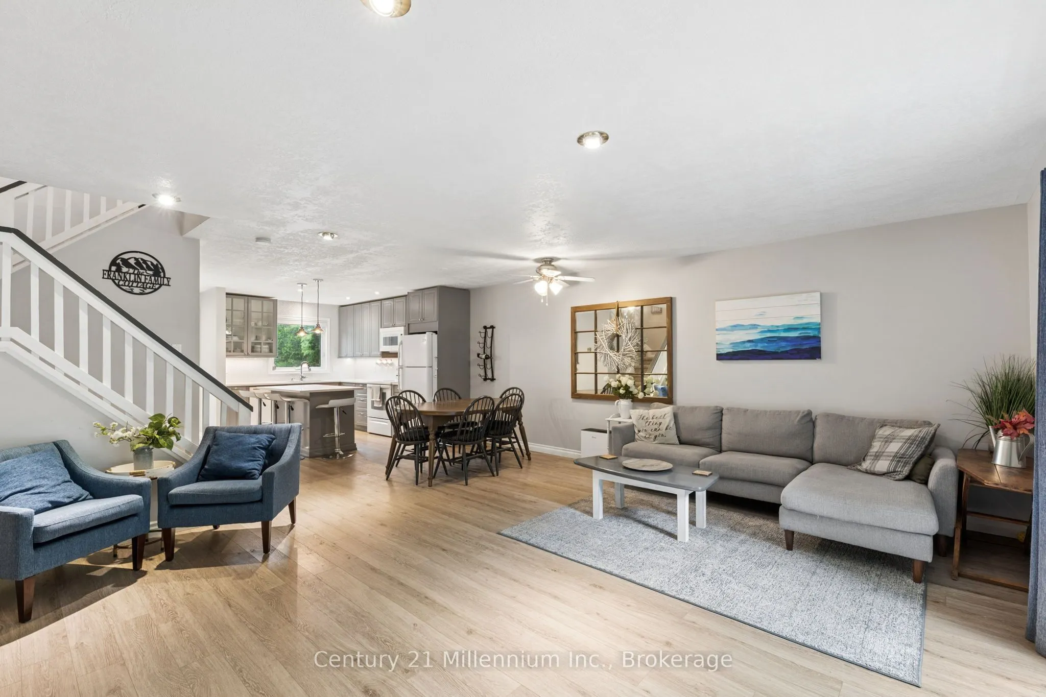 156 ESCARPMENT Crescent #16