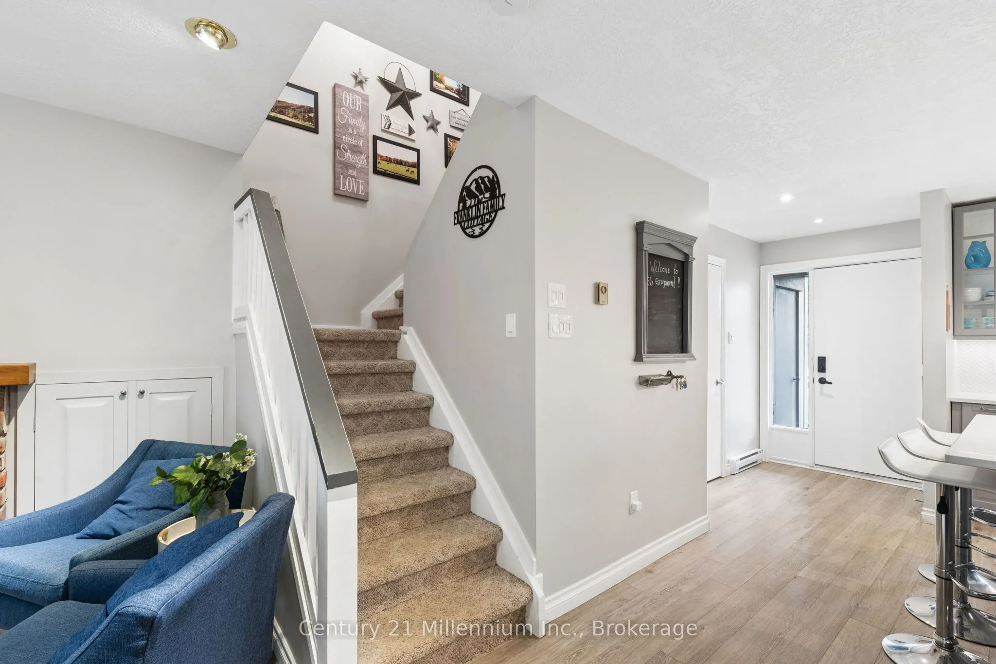 156 ESCARPMENT Crescent #16