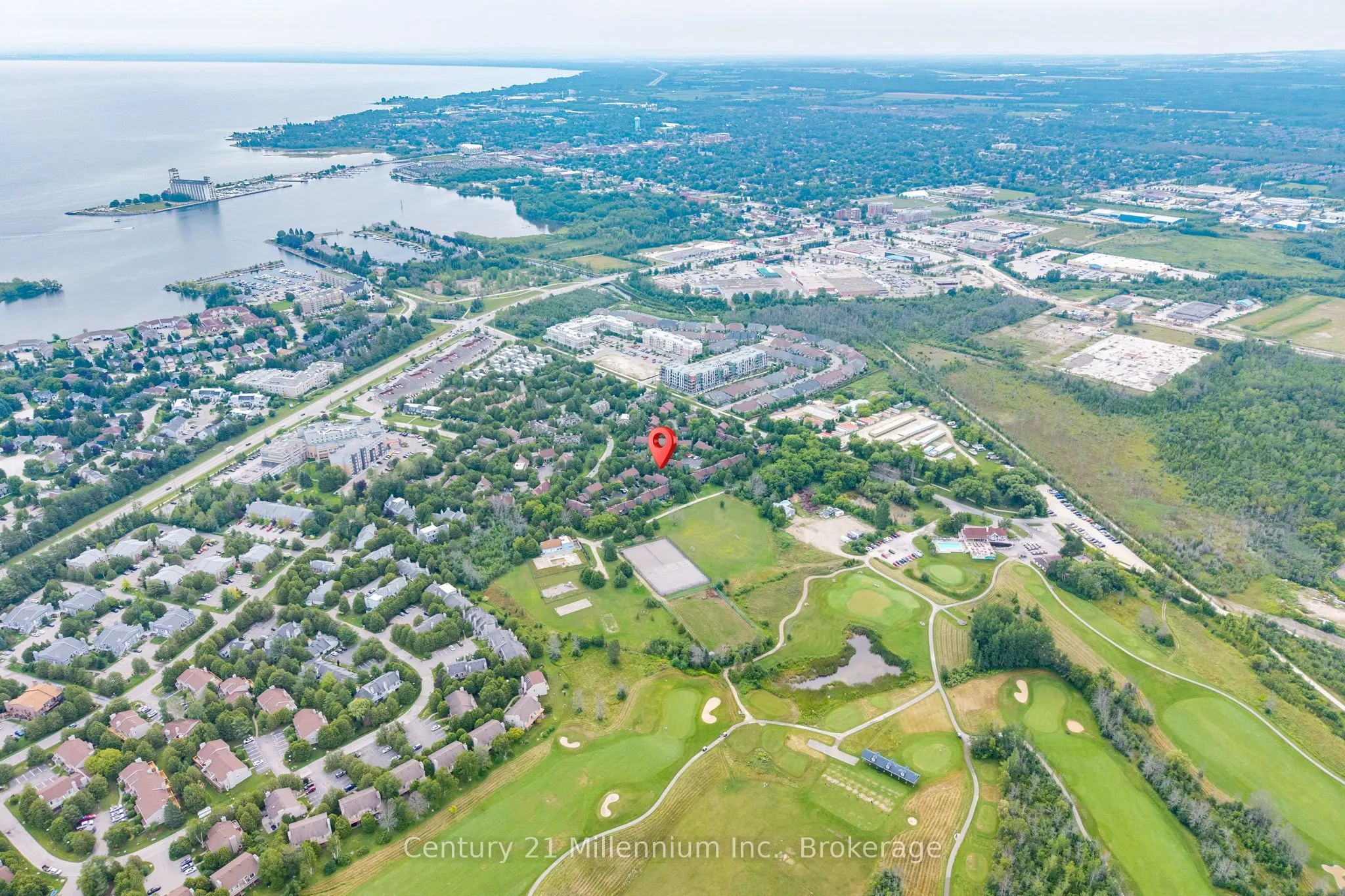 156 ESCARPMENT Crescent #16