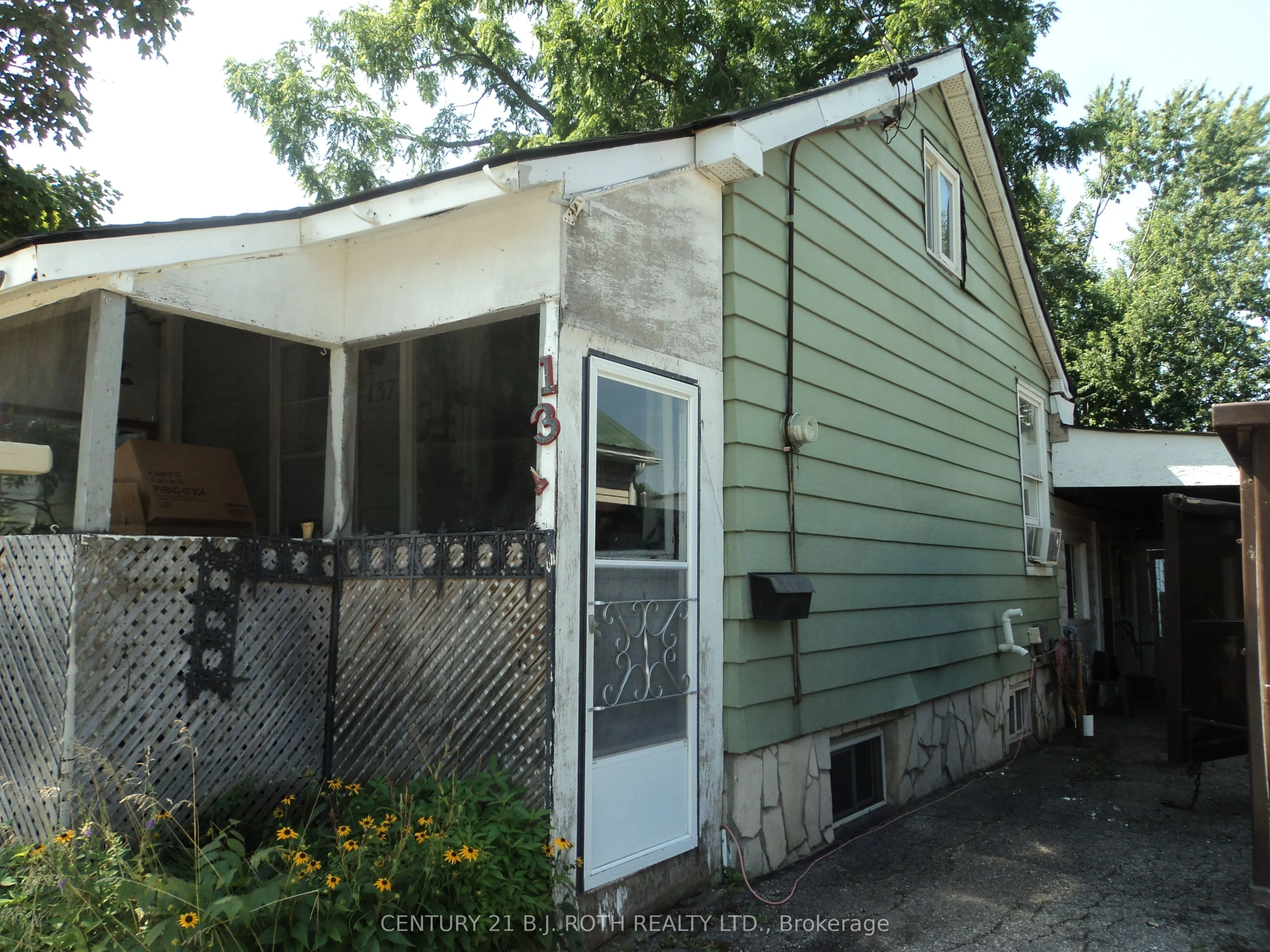 137 Dufferin Street