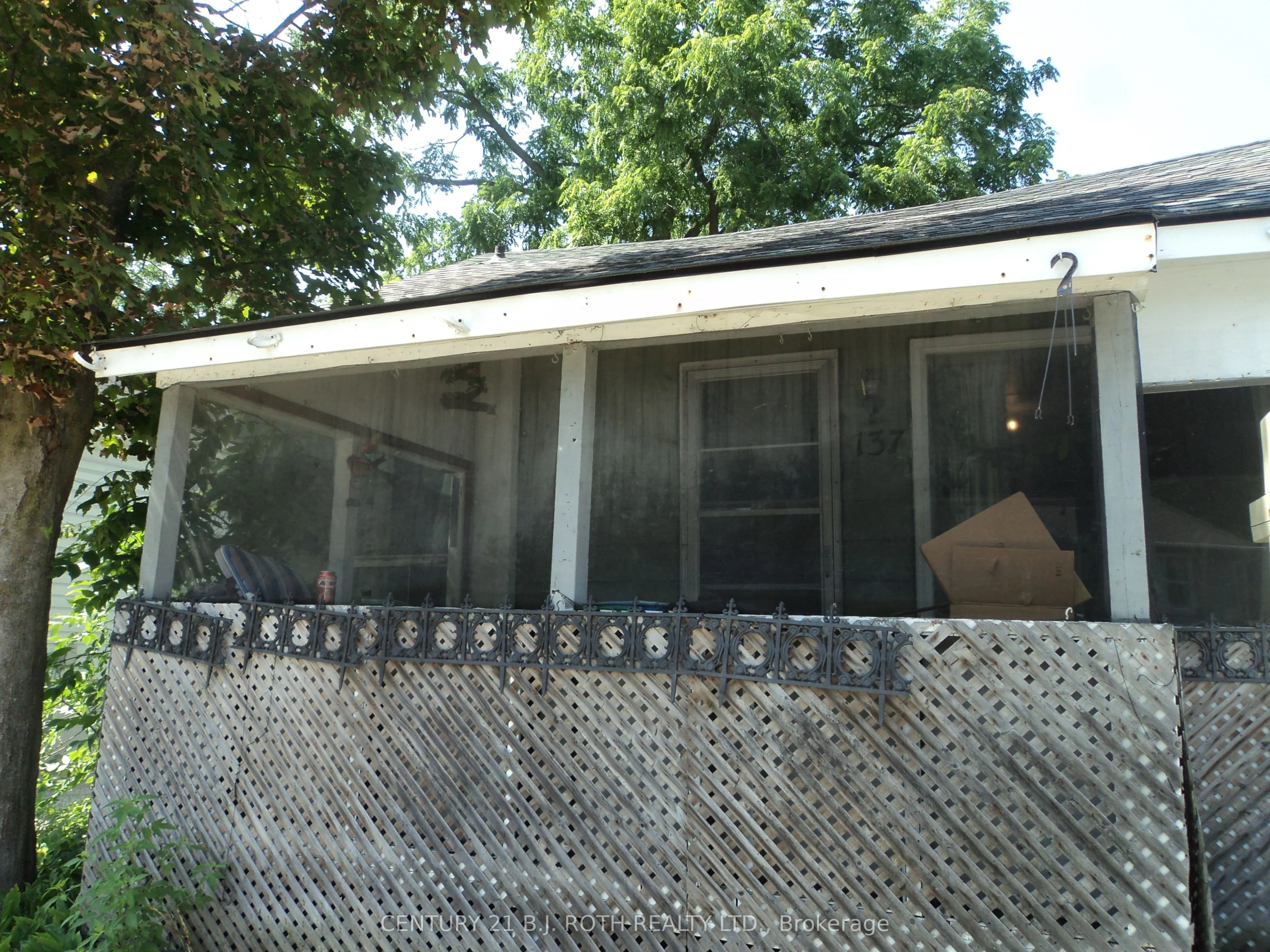 137 Dufferin Street