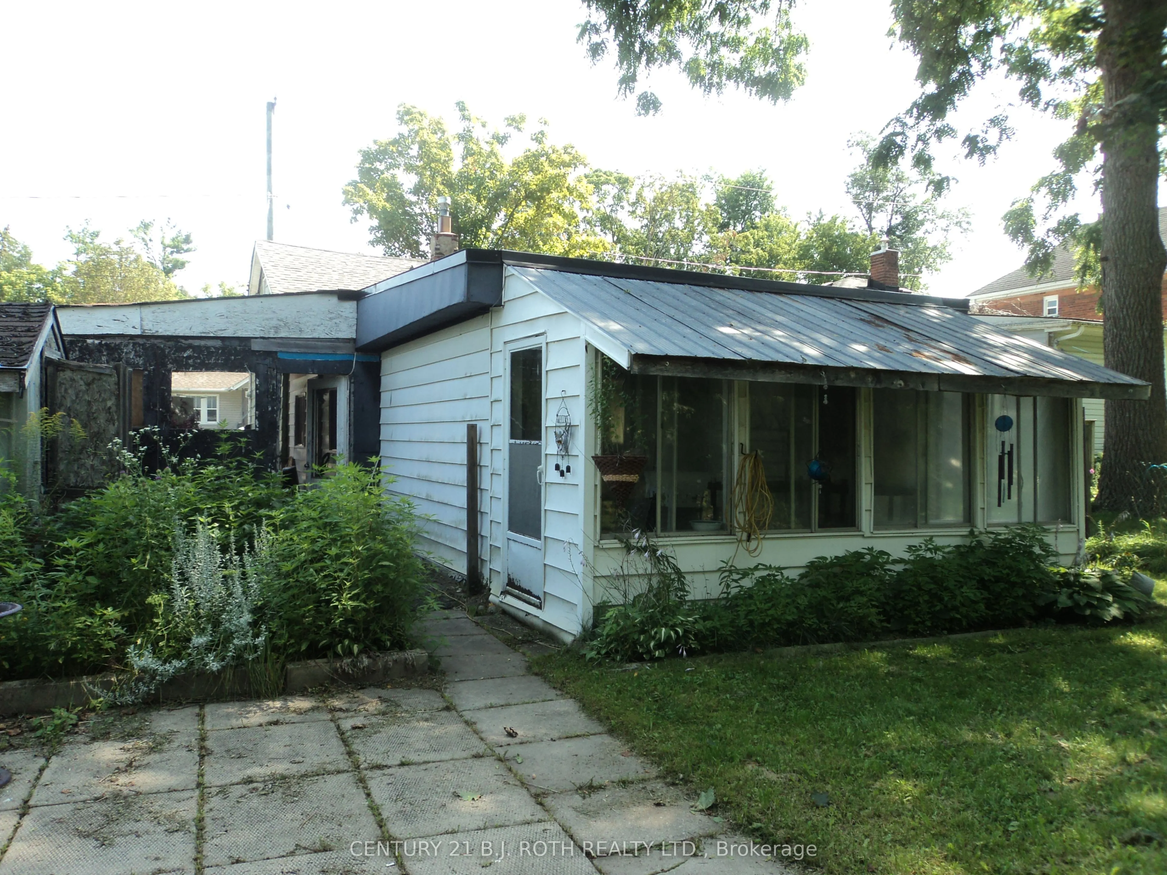 137 Dufferin Street