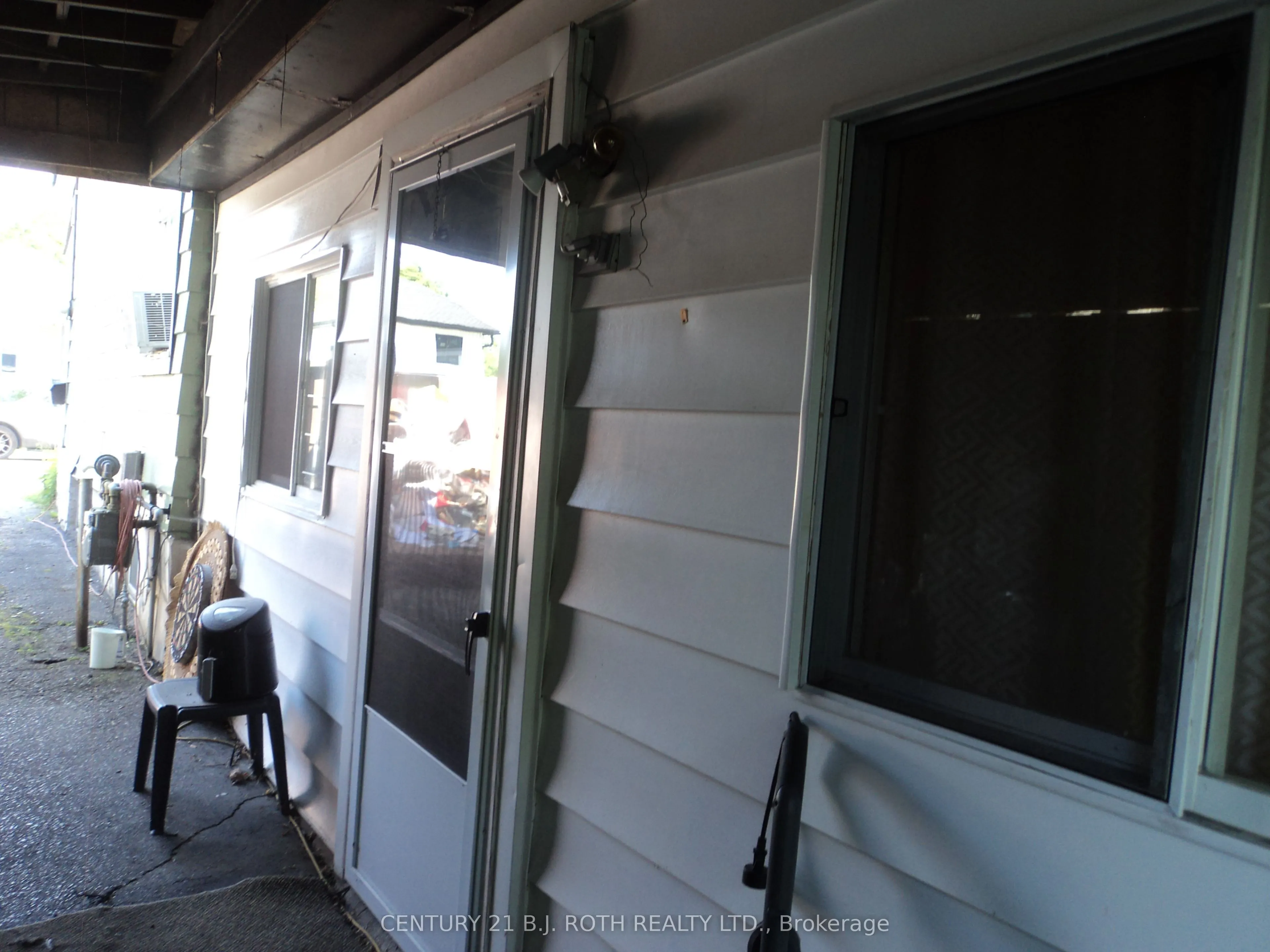 137 Dufferin Street