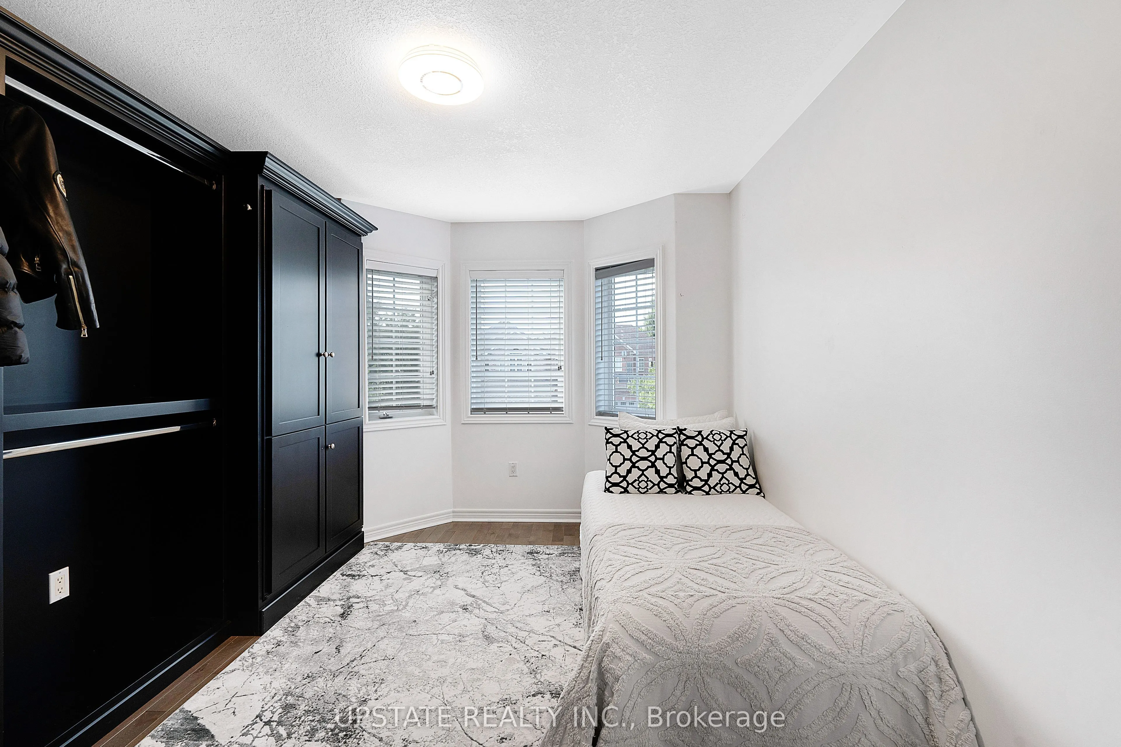 11 Kensington Trail