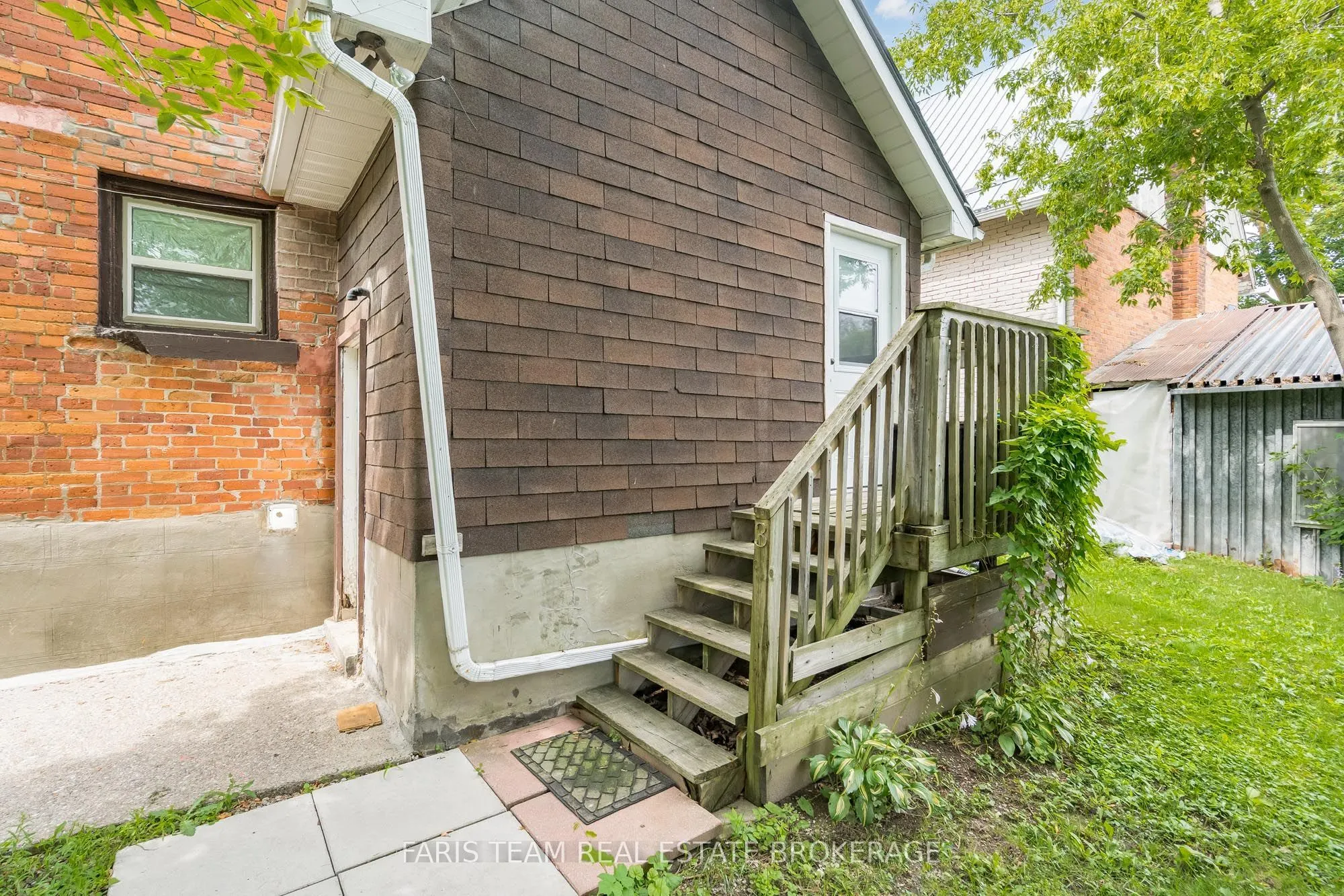 116 Albert Street S