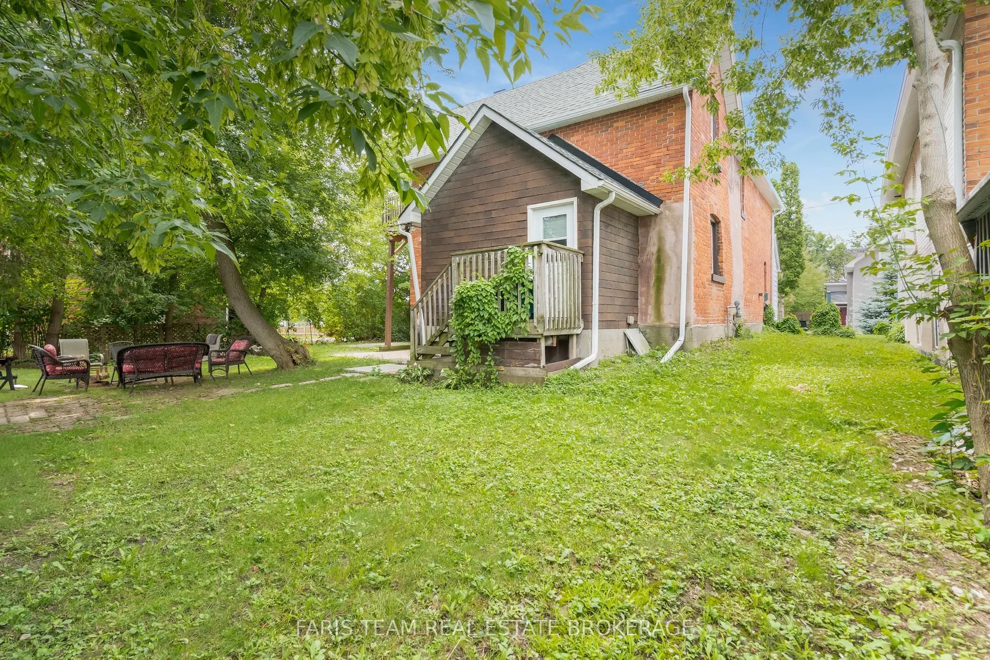 116 Albert Street S