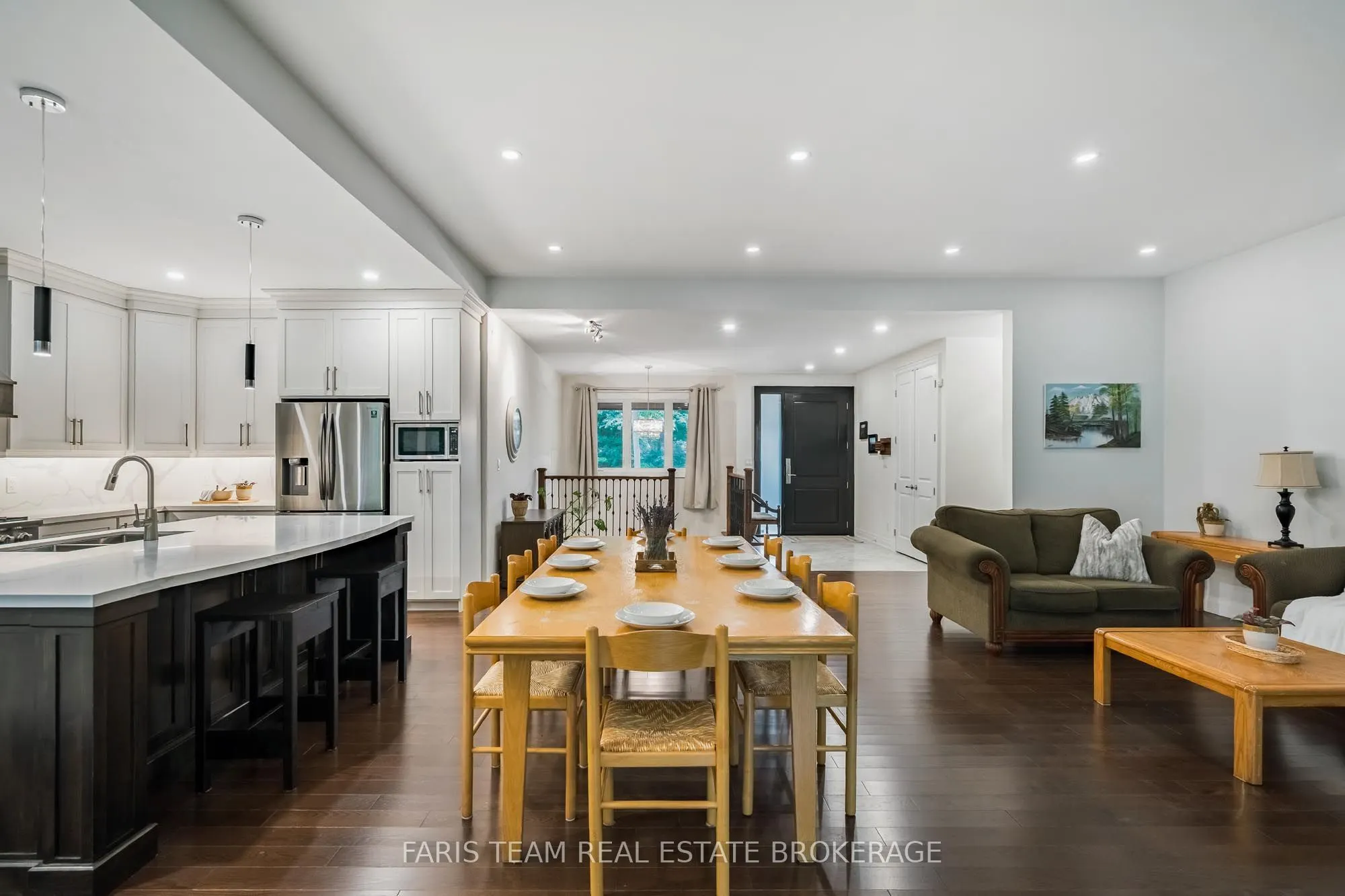 34 Oakwood Avenue