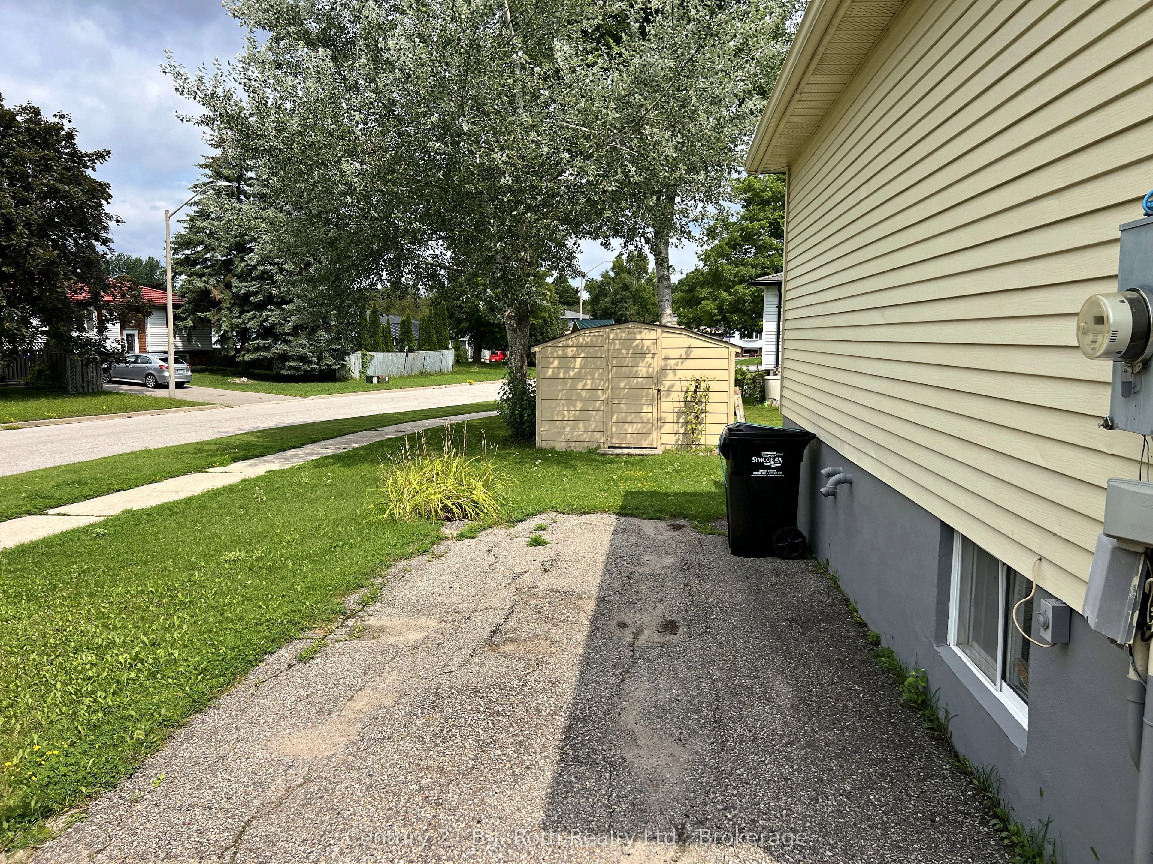 867 Birchwood Drive