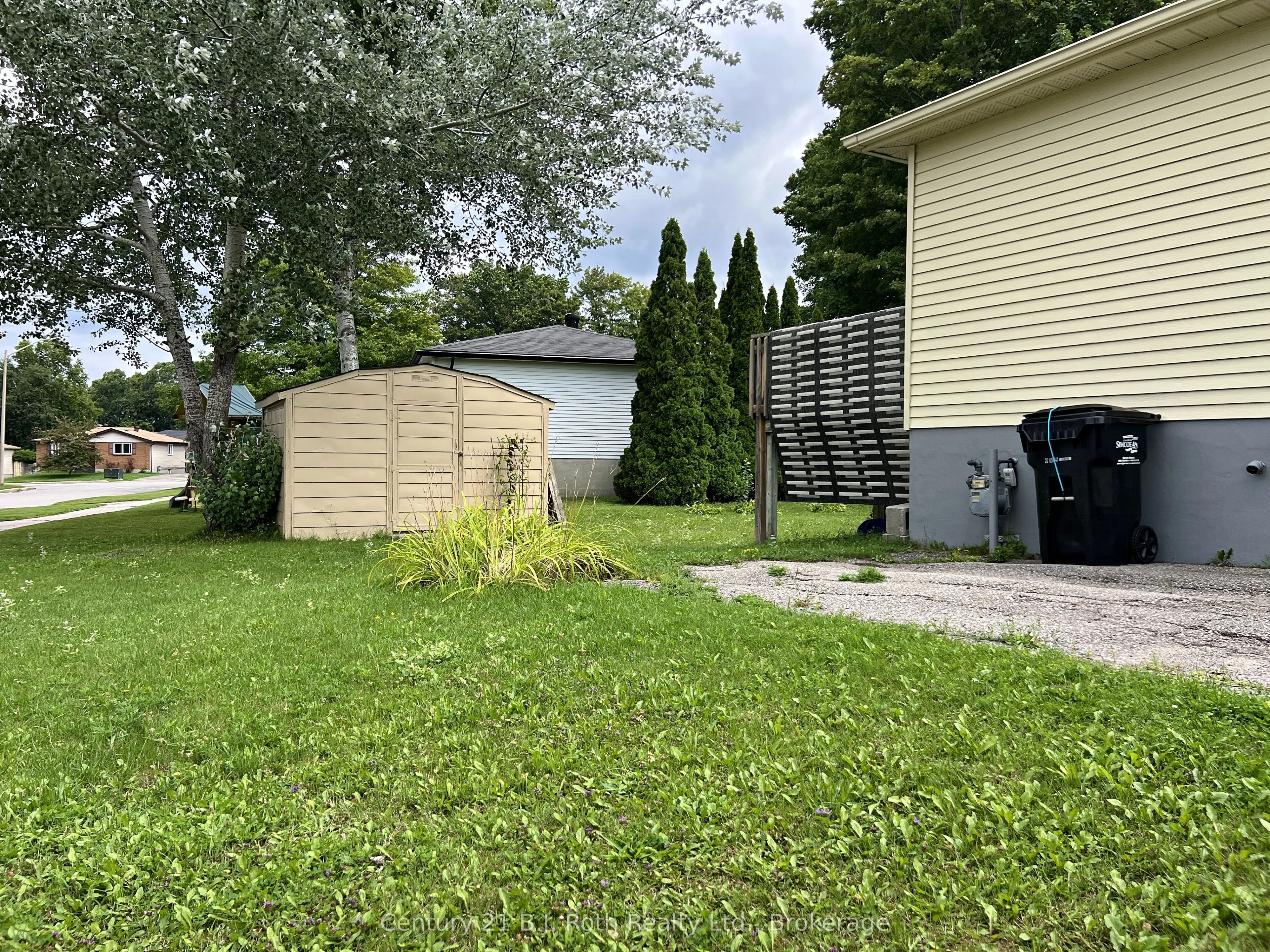 867 Birchwood Drive
