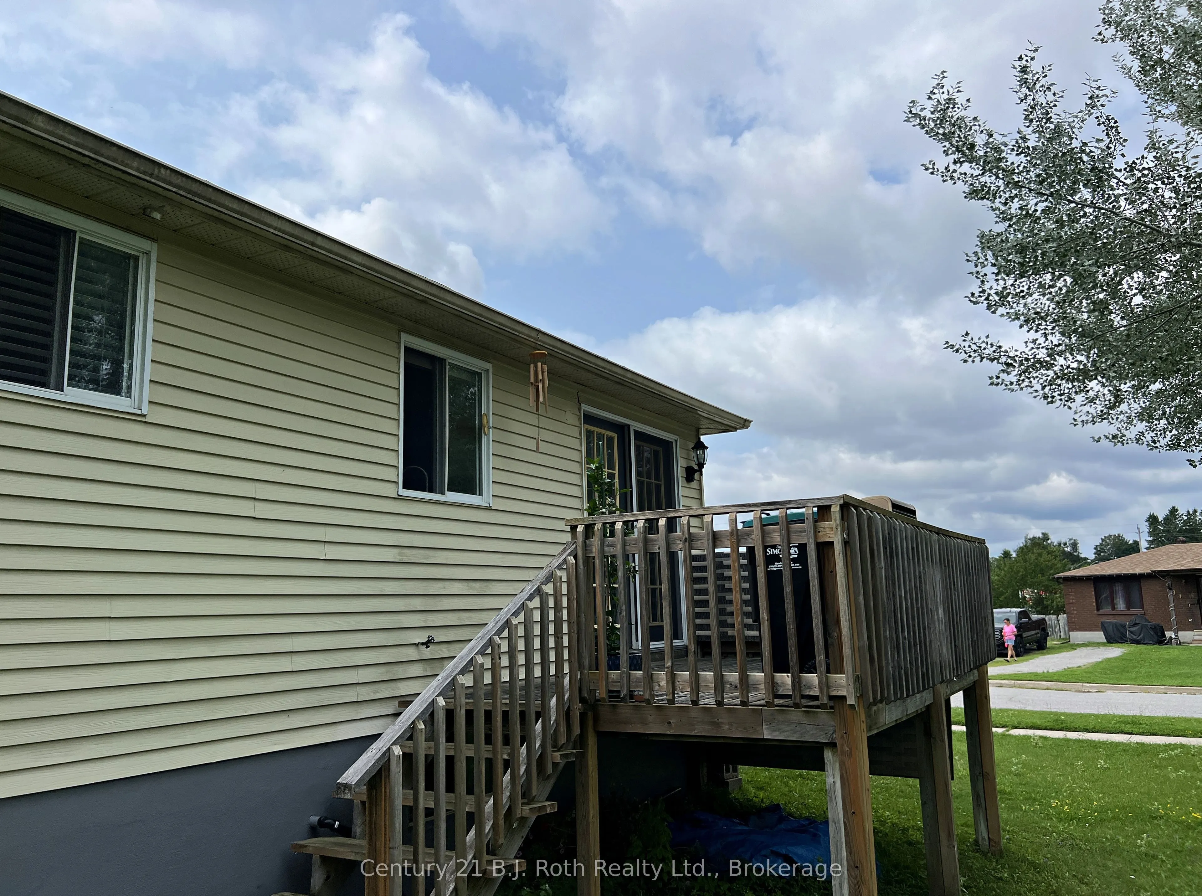 867 Birchwood Drive