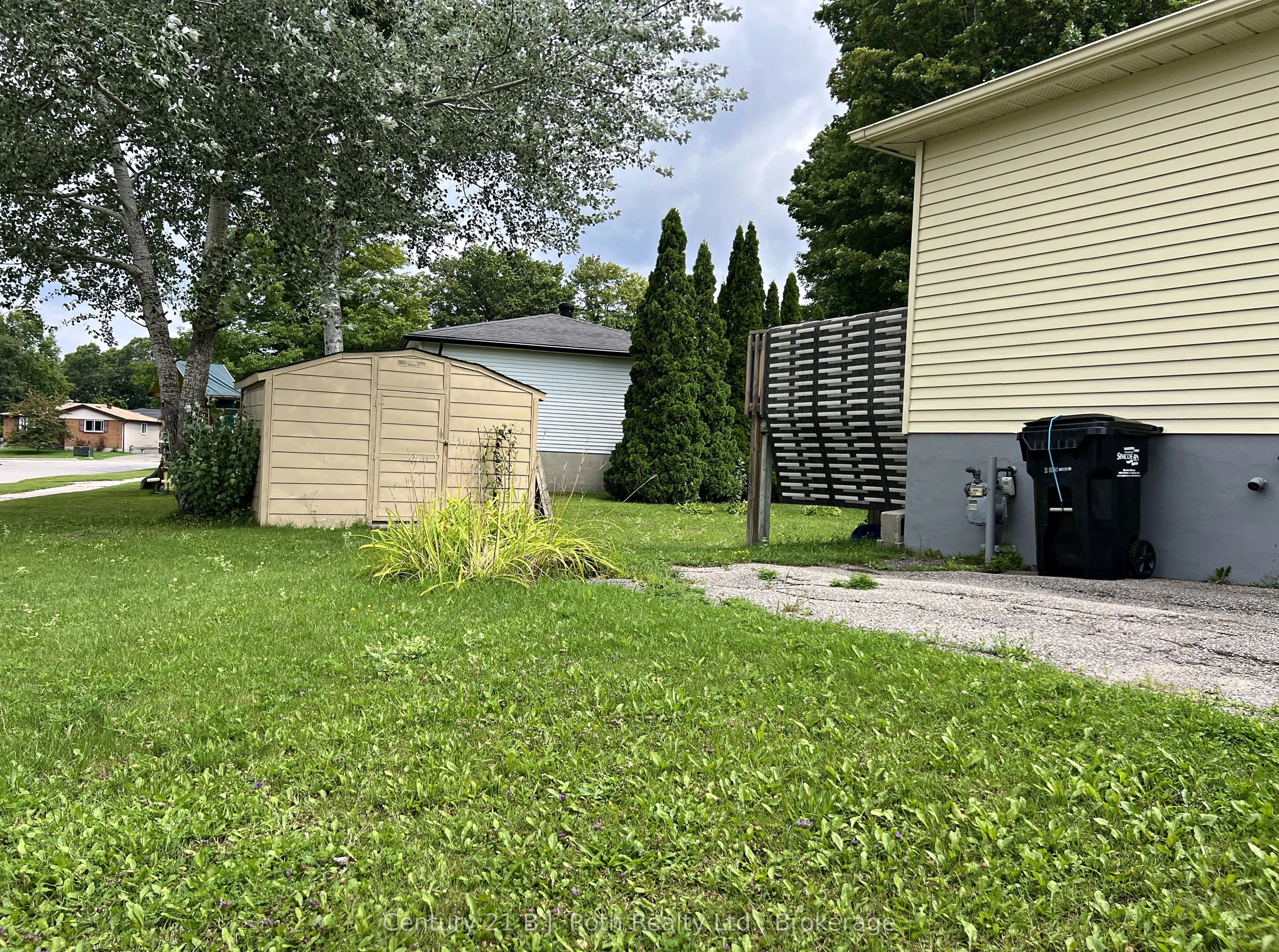 867 Birchwood Drive