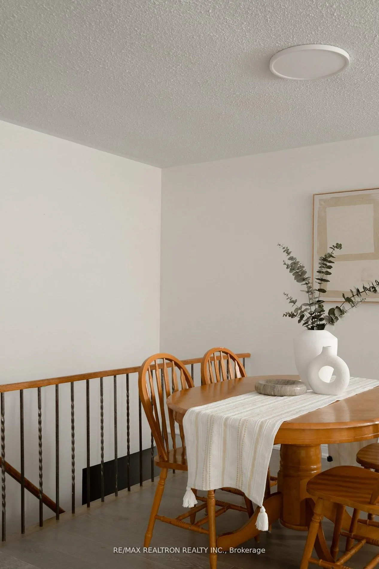 8 Courtice Crescent