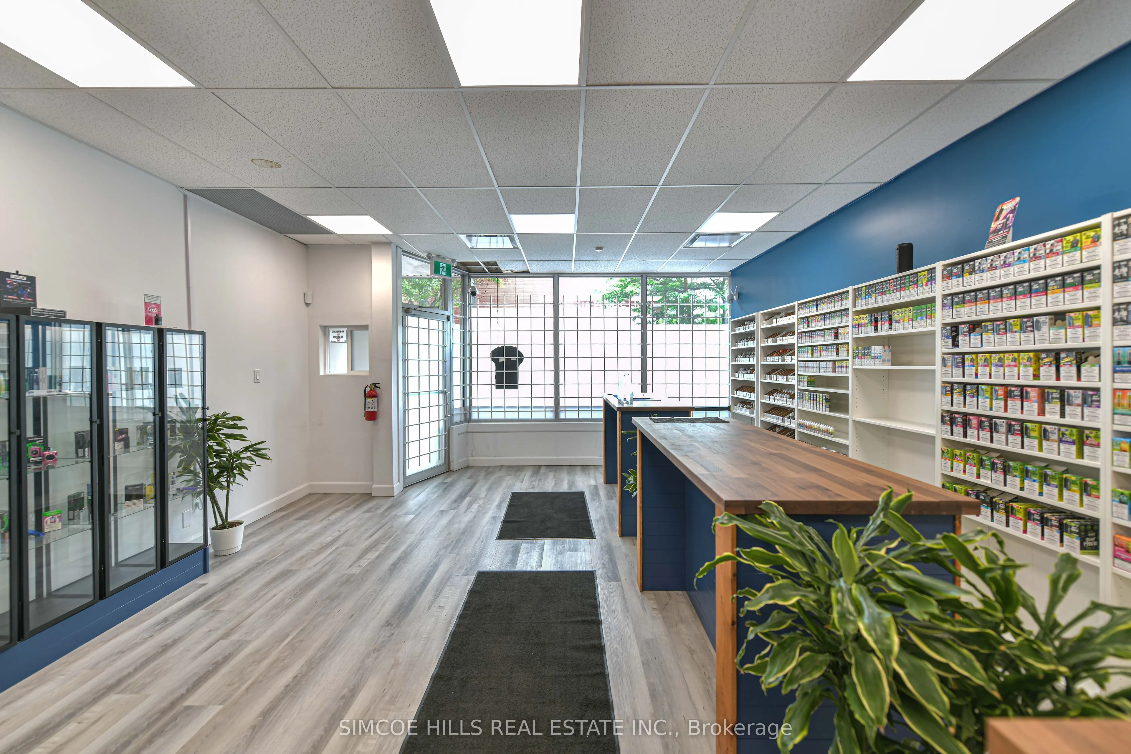33 Mississaga Street W