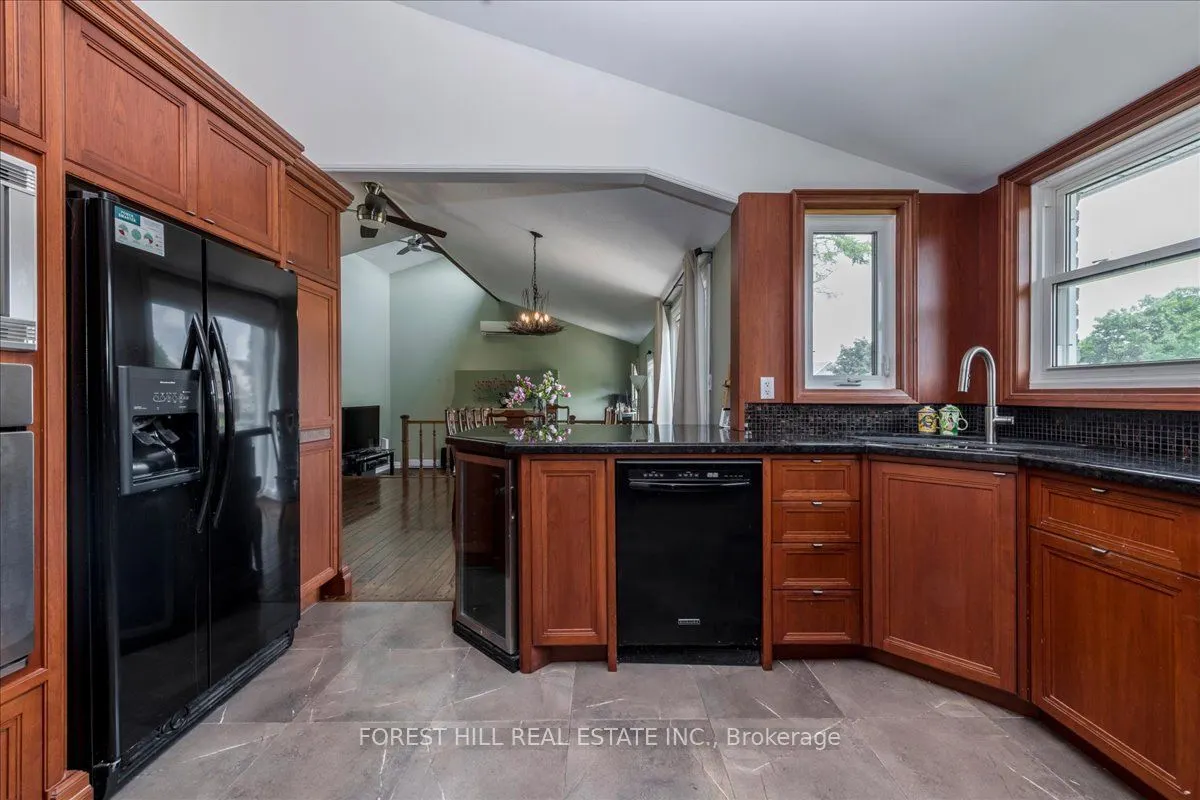 21 PINETREE Court