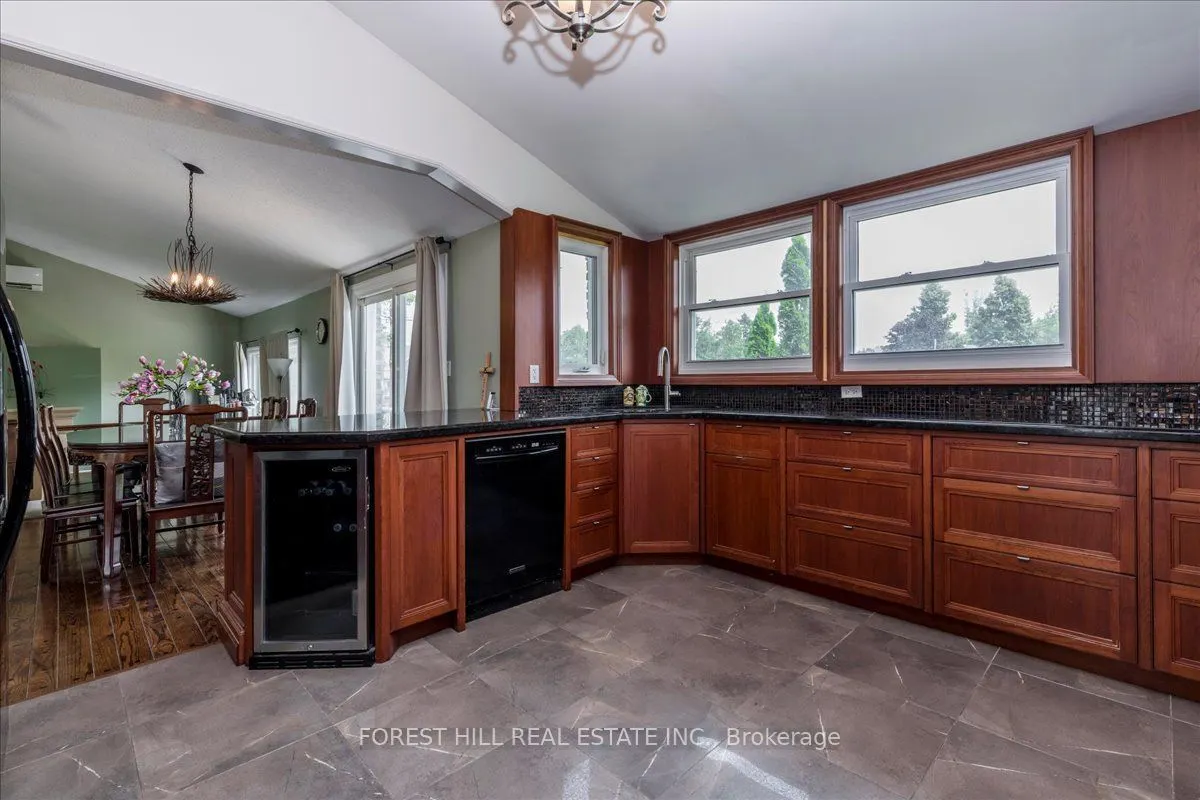 21 PINETREE Court