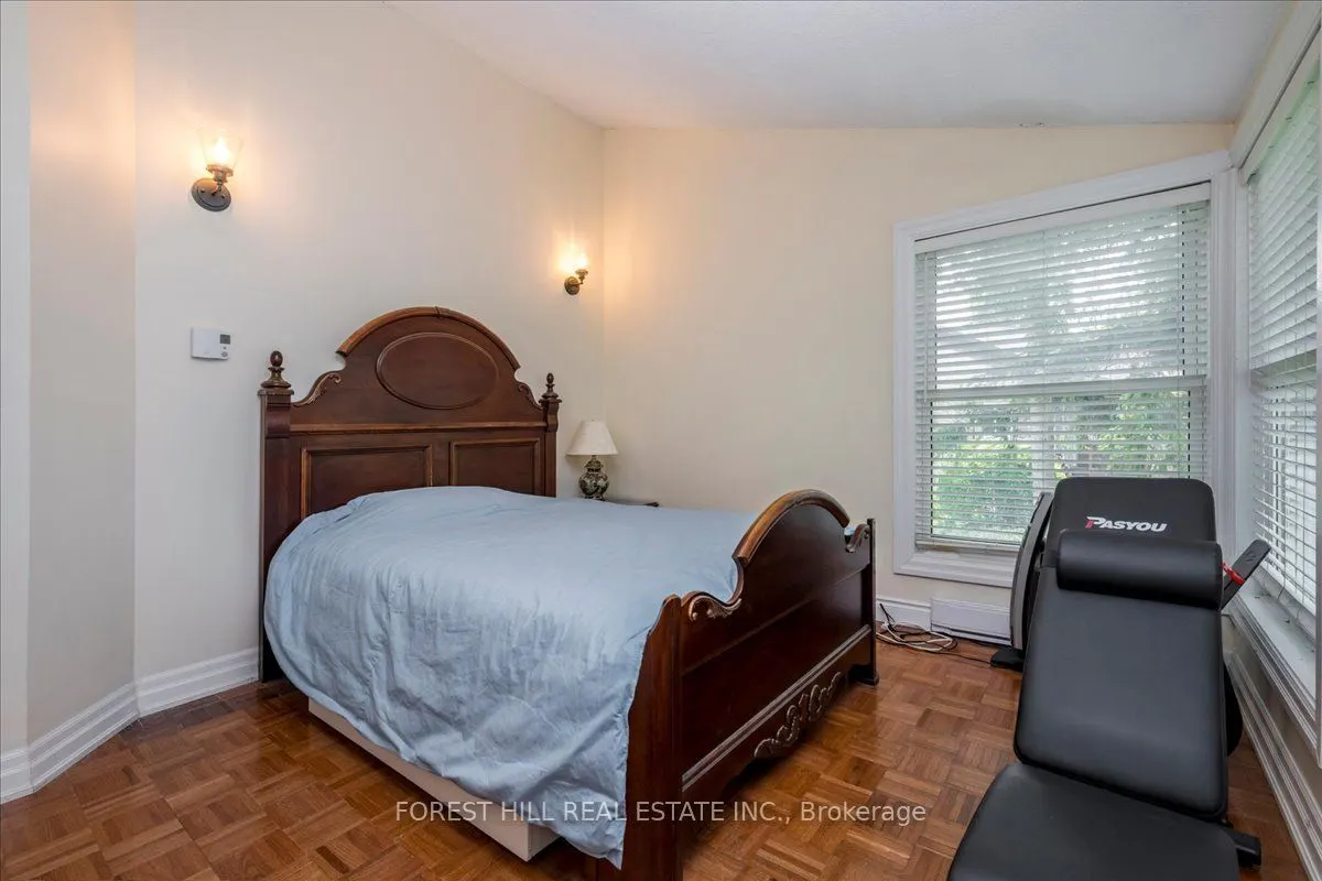 21 PINETREE Court