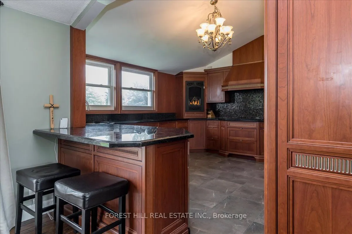 21 PINETREE Court