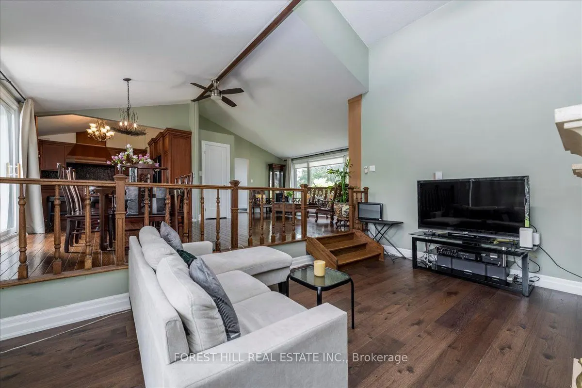 21 PINETREE Court