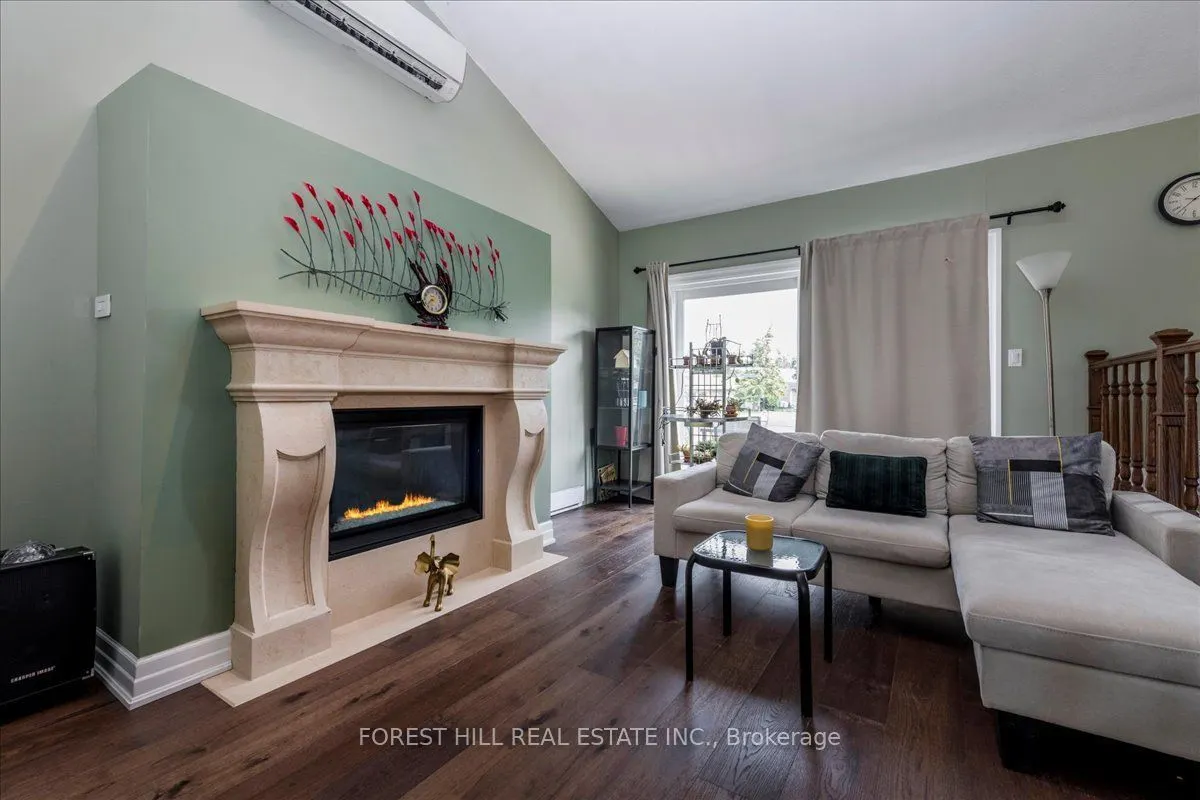 21 PINETREE Court