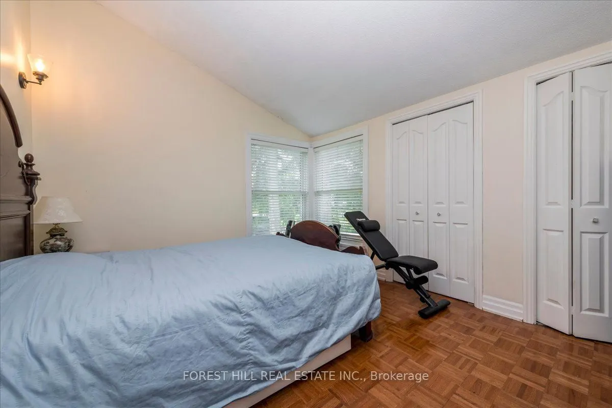 21 PINETREE Court